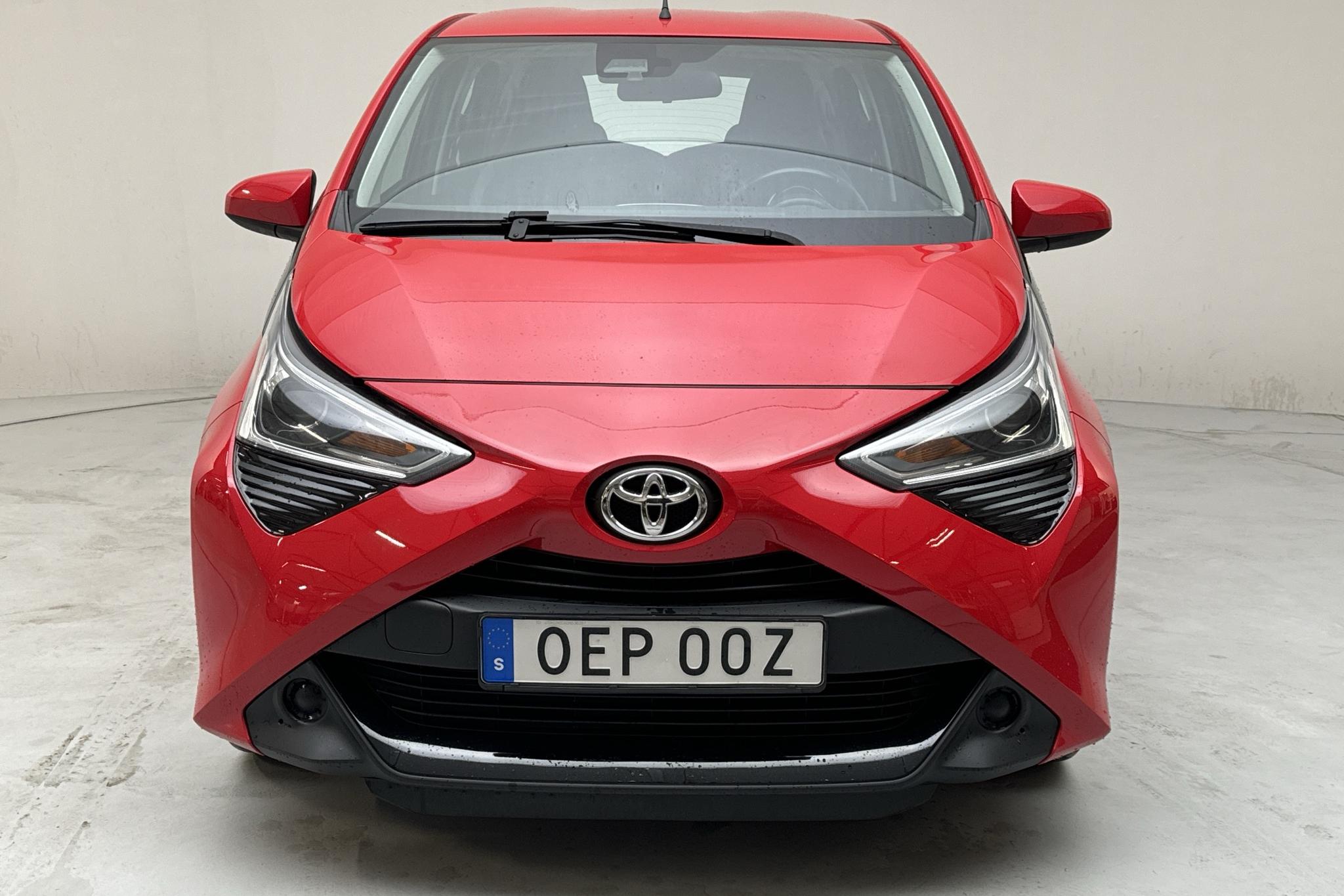 Toyota Aygo 1.0 5dr (72hk) - 66 240 km - Manual - red - 2020