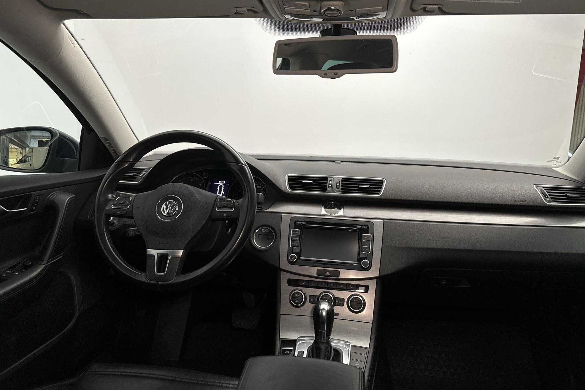 VW Passat 2.0 TDI BlueMotion Technology Variant 4Motion (170hk) - 144 620 km - Automatyczna - Dark Blue - 2012