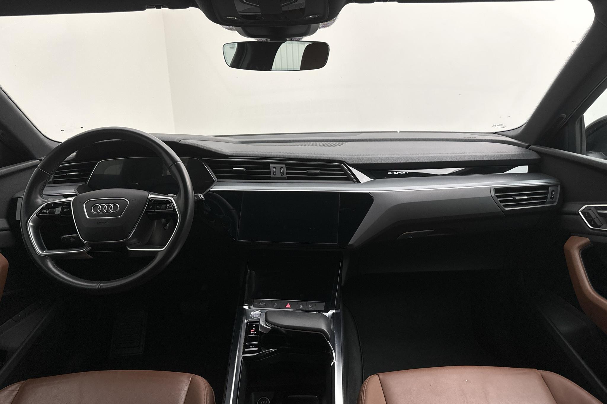 Audi e-tron 55 quattro 95 kWh (360hk) - 81 230 km - Automaatne - must - 2020