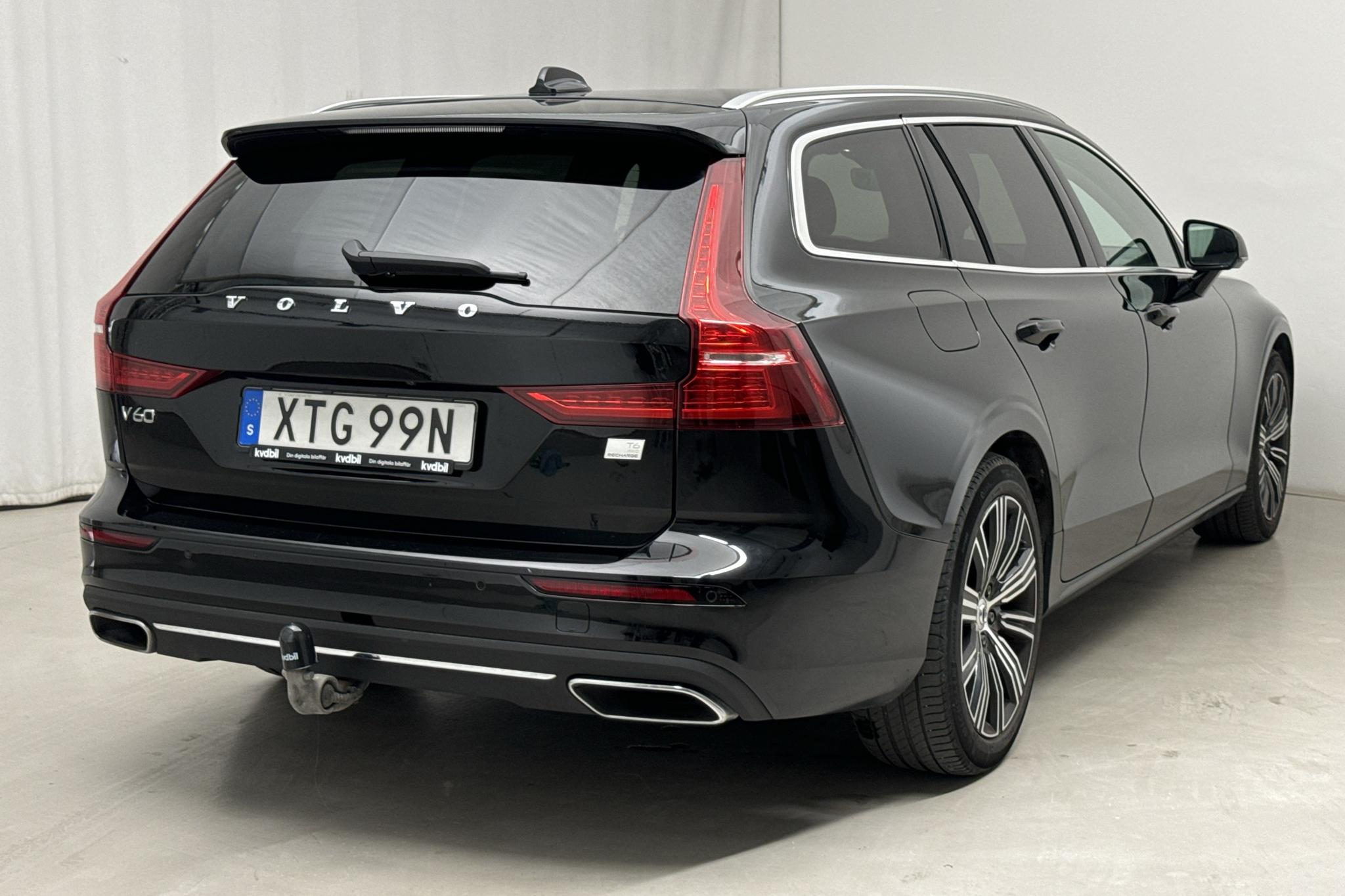 Volvo V60 T6 AWD Twin Engine (340hk) - 9 130 mil - Automat - svart - 2021