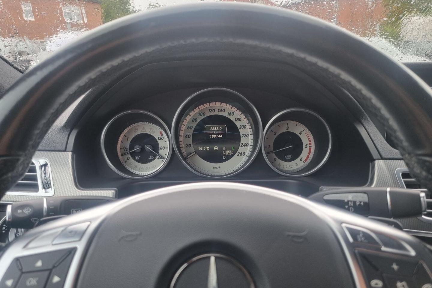 Mercedes E 350 BlueTEC W212 (252hk) - 189 140 km - Automatic - black - 2014