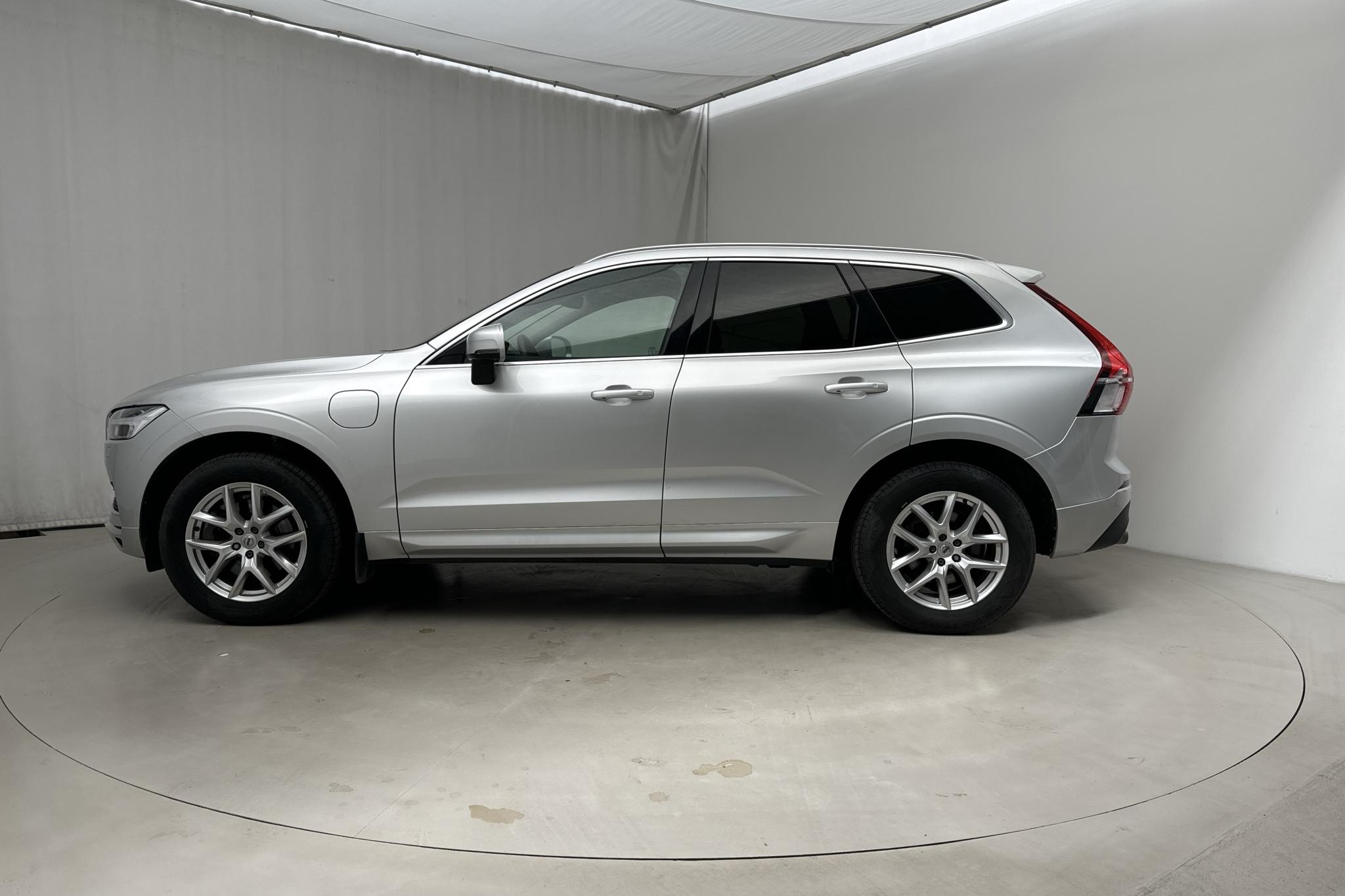 Volvo XC60 T8 AWD Recharge (390hk) - 90 380 km - Automatyczna - srebro - 2020