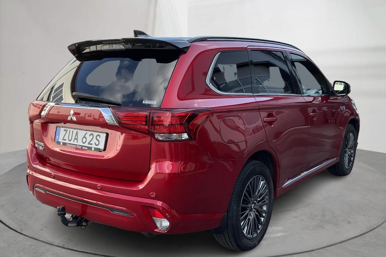 Mitsubishi Outlander 2.4 Plug-in Hybrid 4WD (136hk) - 13 268 mil - Automat - röd - 2020