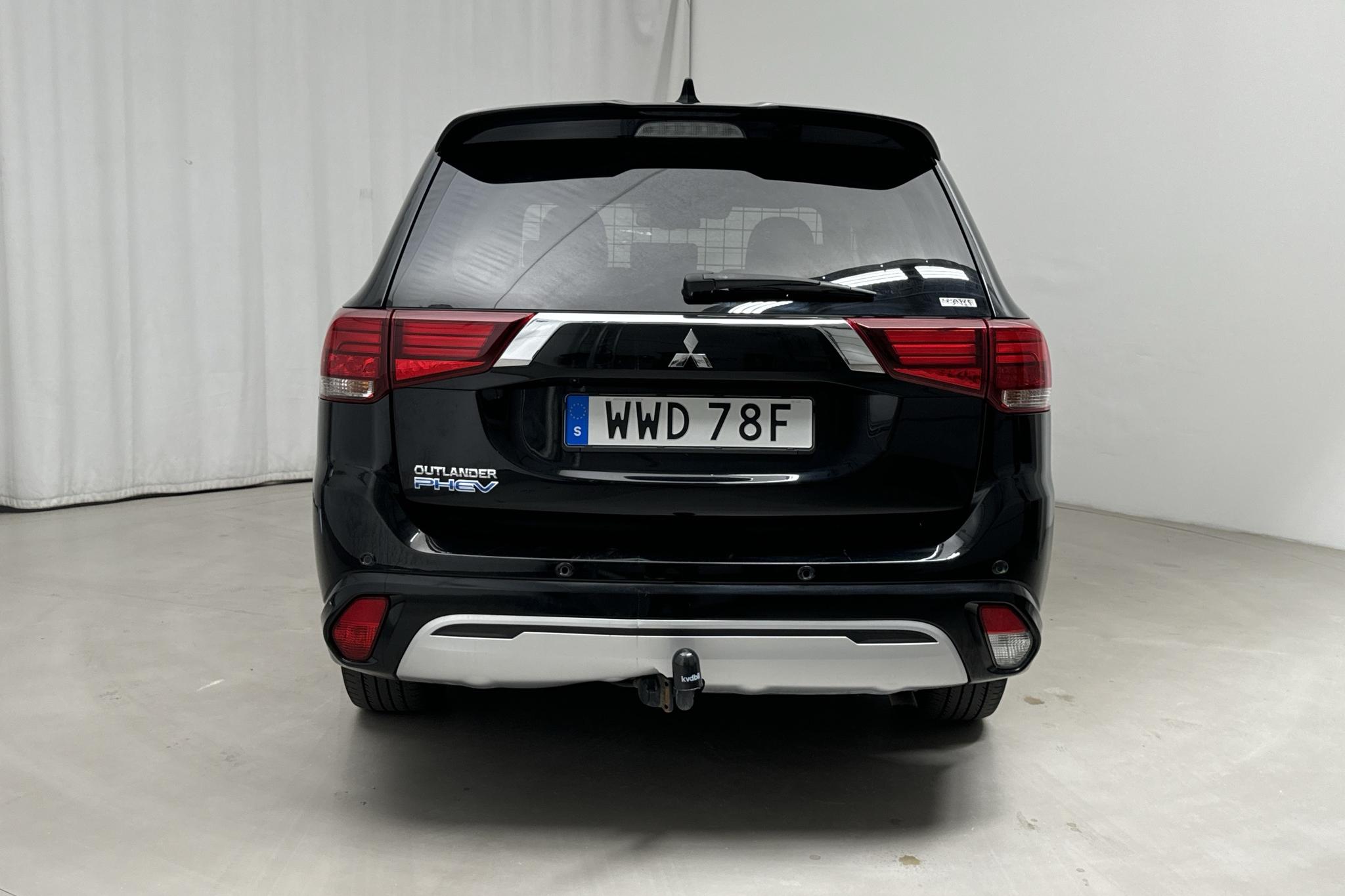 Mitsubishi Outlander 2.4 Plug-in Hybrid 4WD (136hk) - 8 225 mil - Automat - svart - 2020