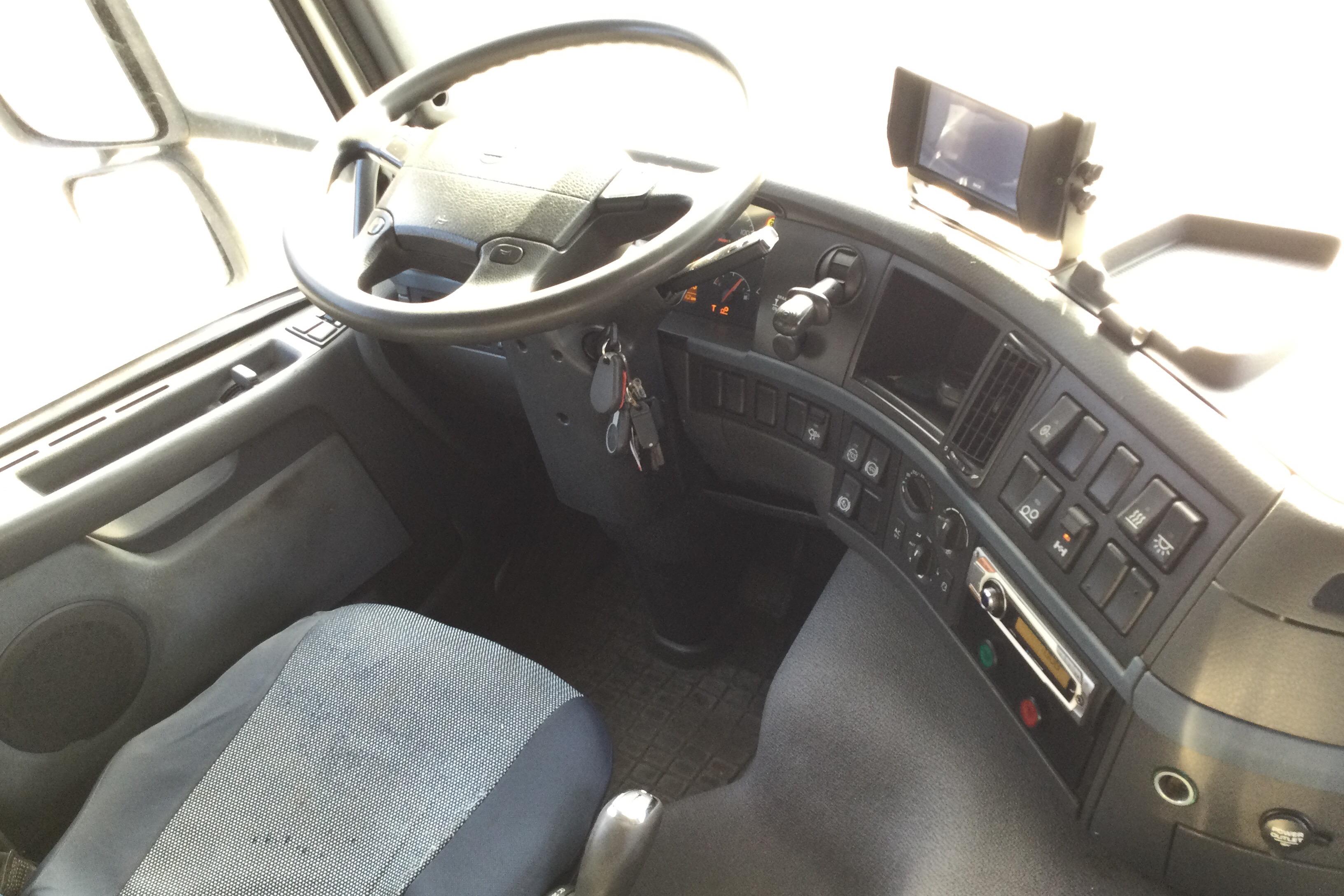 Volvo FM380 - 669 208 km - Automatyczna - biały - 2008