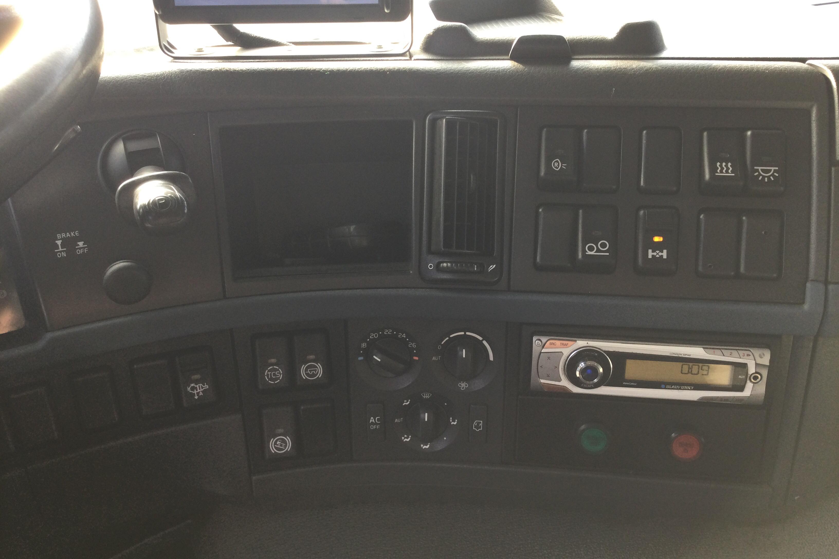 Volvo FM380 - 669 208 km - Automaatne - valge - 2008