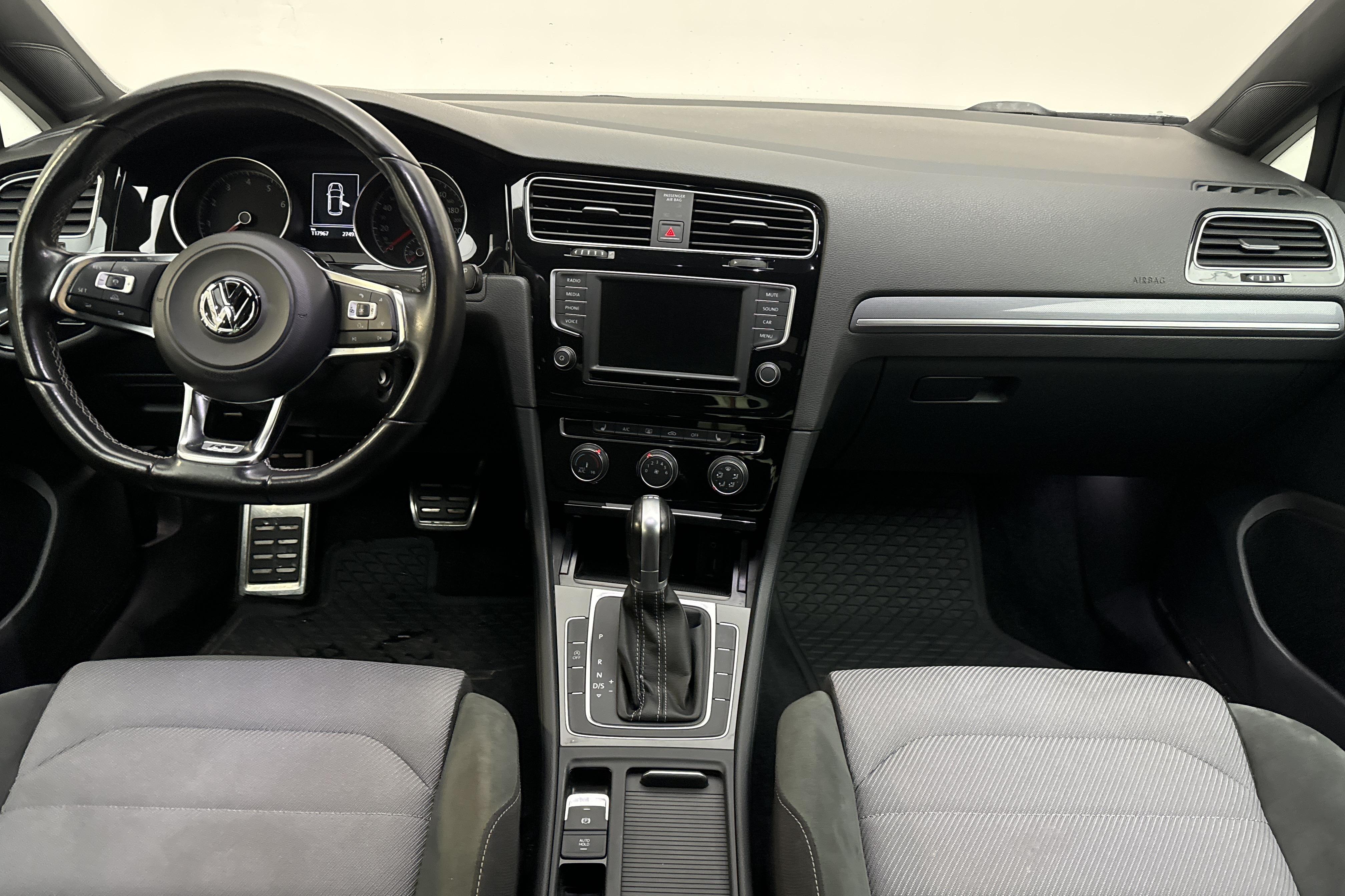 VW Golf VII 1.4 TSI 5dr (150hk) - 117 960 km - Automatyczna - biały - 2017