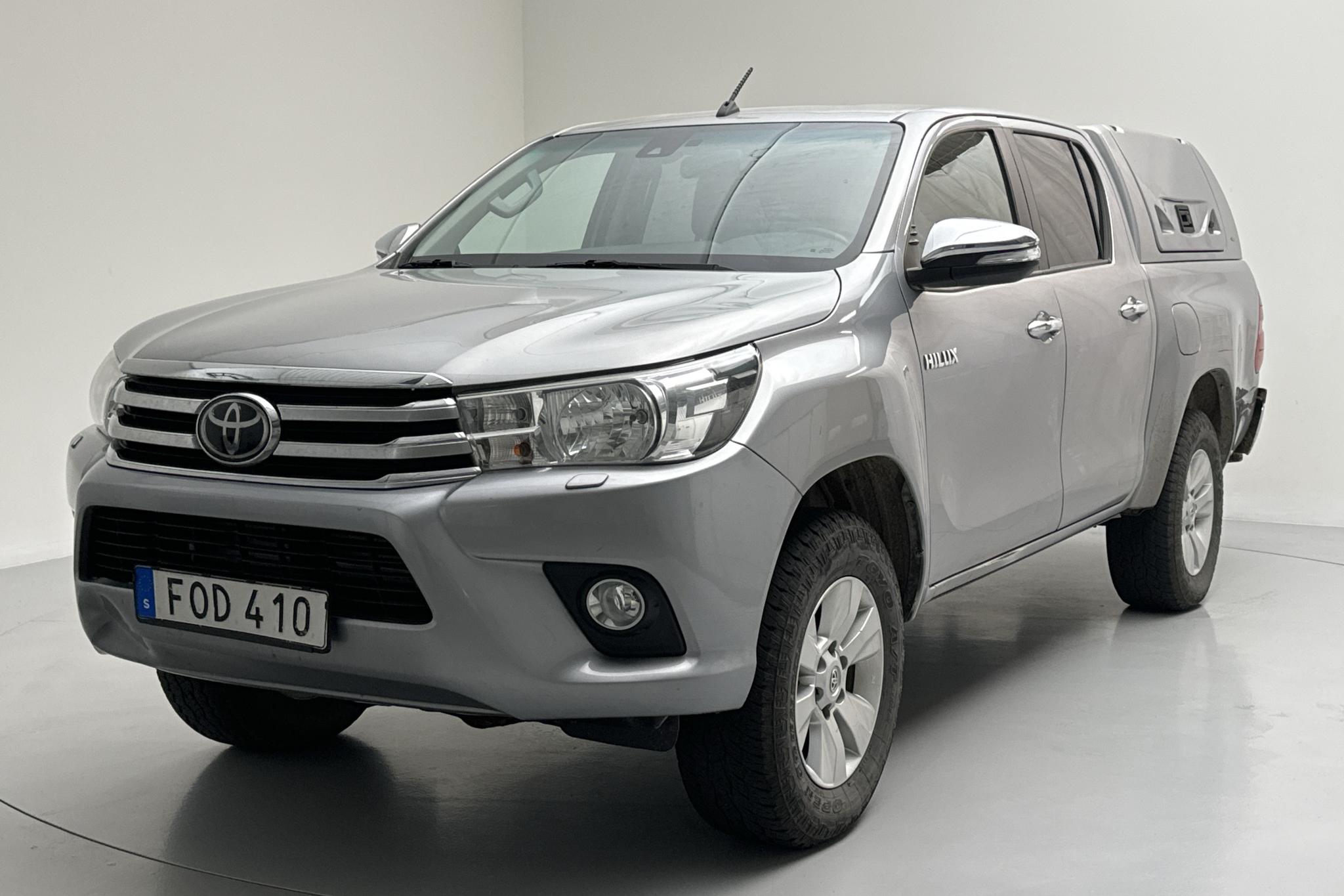 Toyota Hilux 2.4 D 4WD (150hk) - 200 480 km - Automatyczna - srebro - 2017