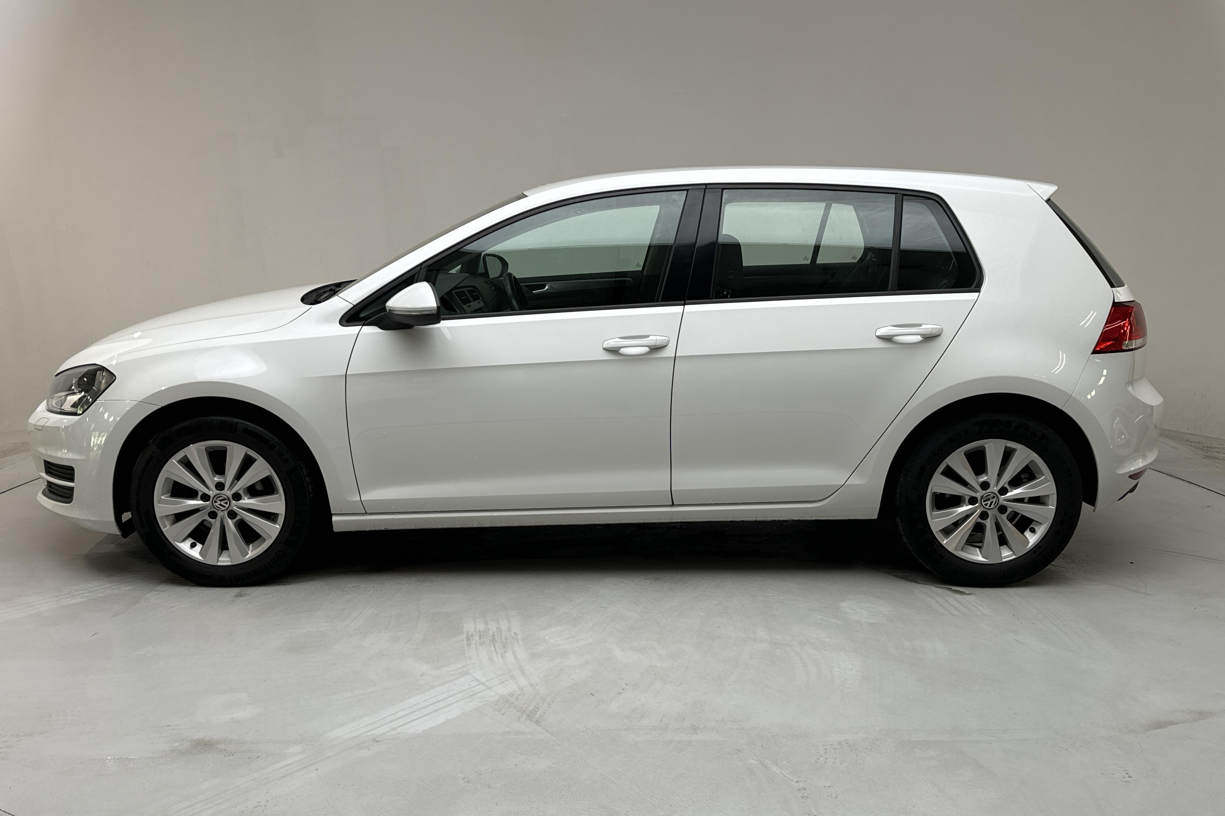 VW Golf VII 1.2 TSI 5dr (105hk) - 184 680 km - Manual - white - 2015