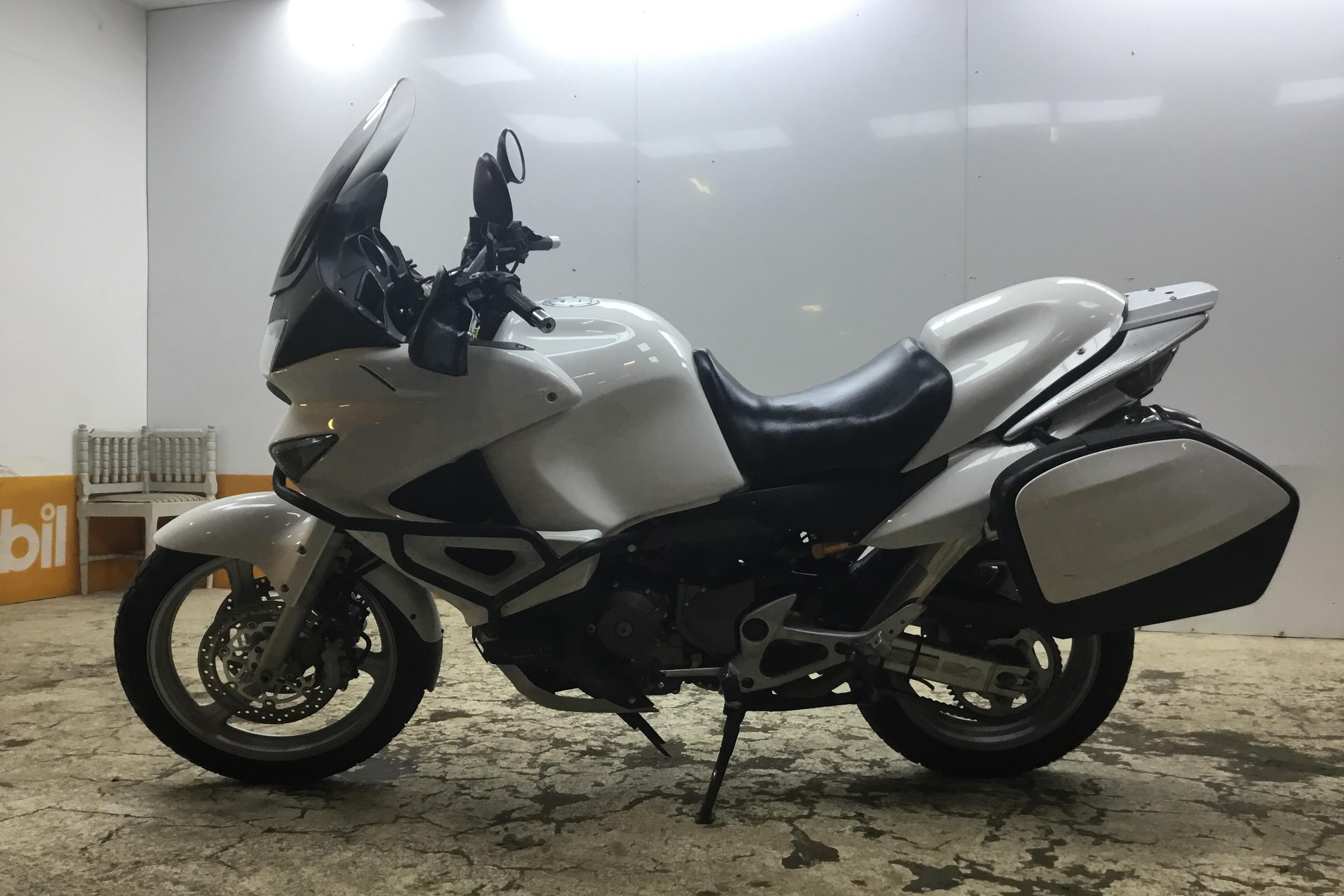 HONDA VARADERO XL1000VA  Motorcykel (Rep.objekt) - 4 180 mil - Manuell - 2008