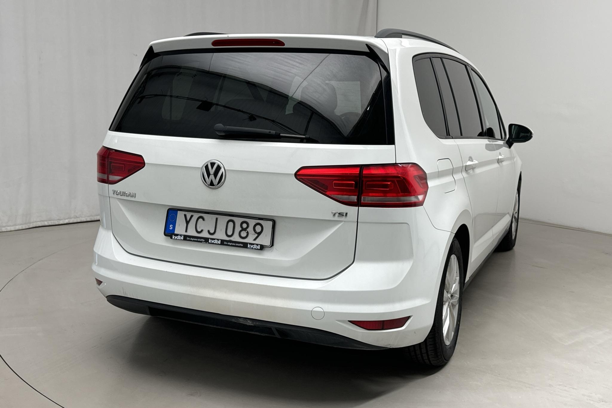 VW Touran 1.2 TSI (110hk) - 273 320 km - Manuaalinen - valkoinen - 2016