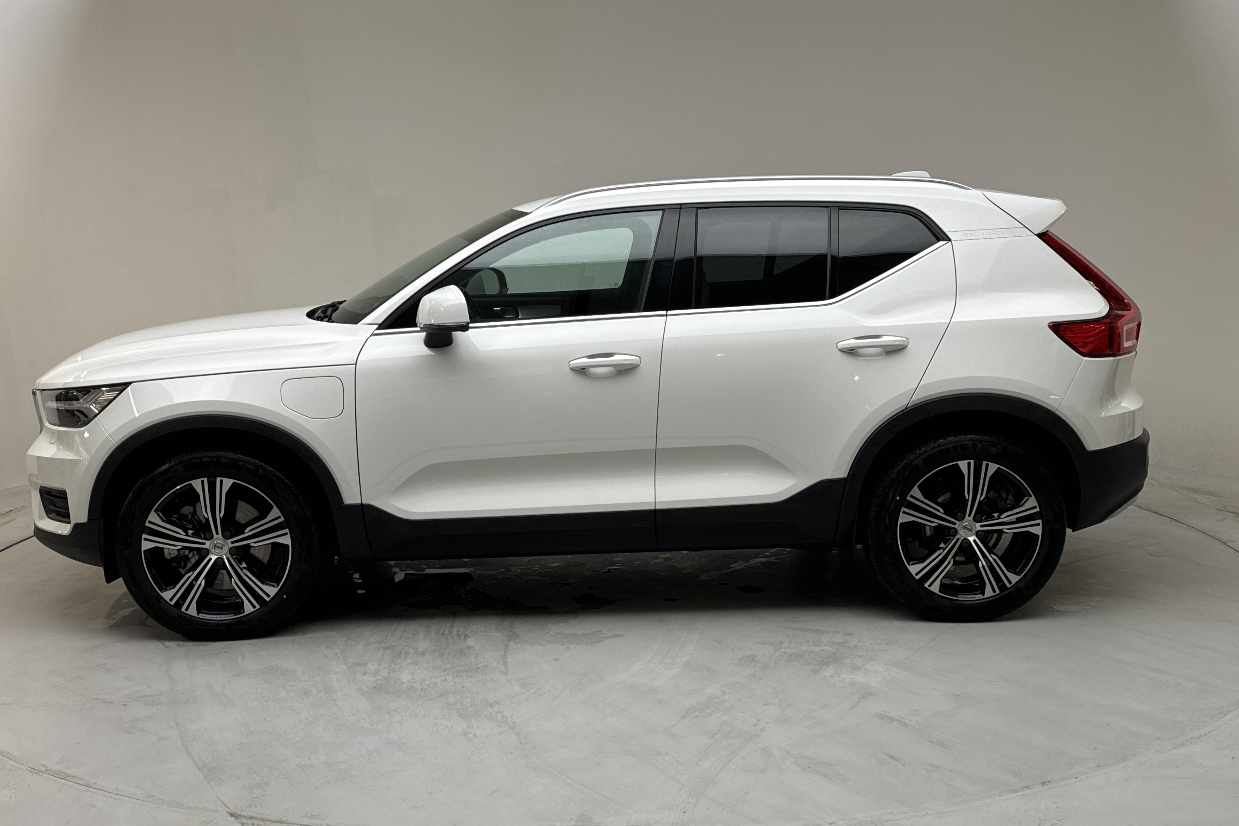 Volvo XC40 T4 2WD Recharge (211hk) - 39 420 km - Automatic - white - 2022