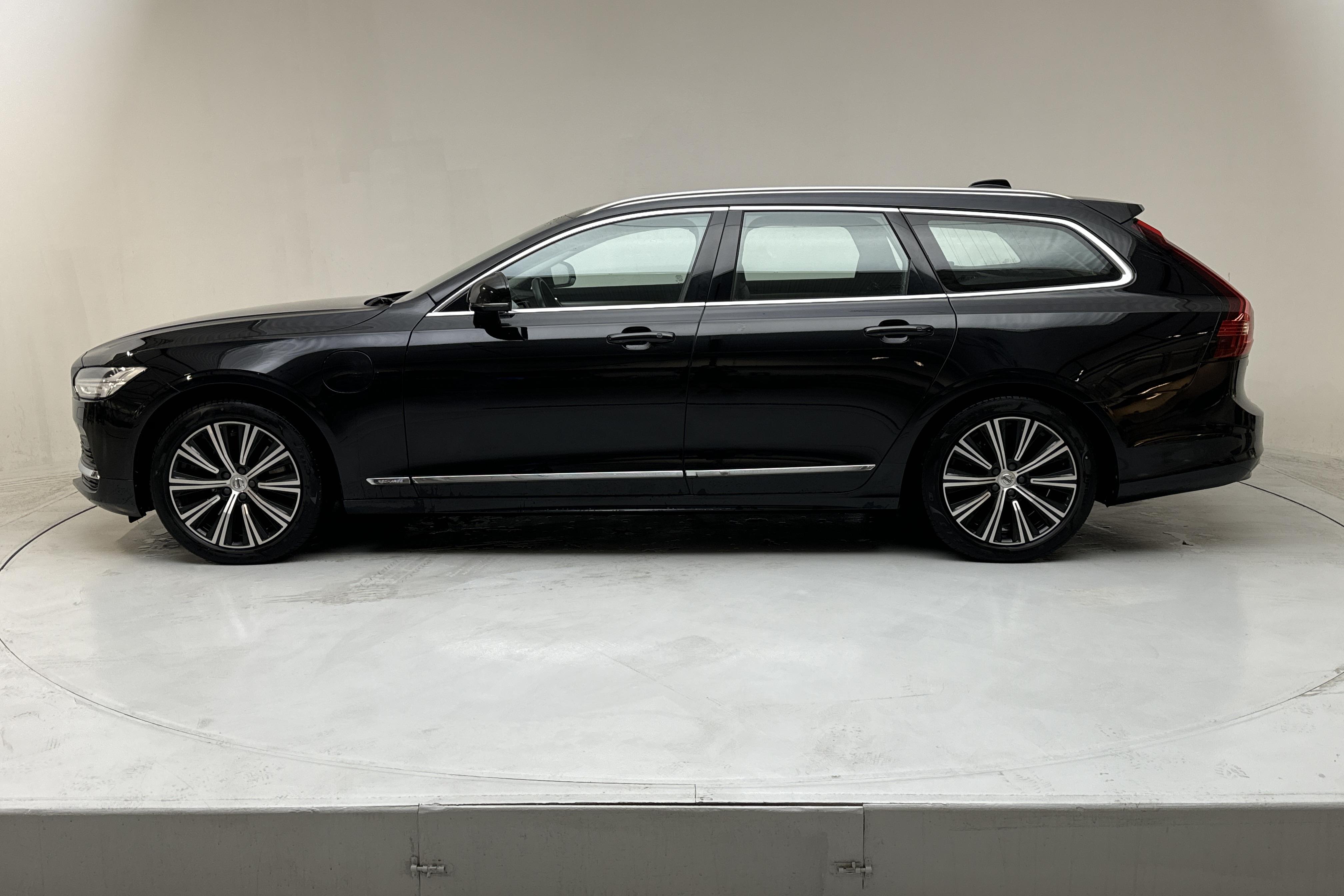 Volvo V90 T6 AWD Twin Engine (340hk) - 95 360 km - Automatic - black - 2022