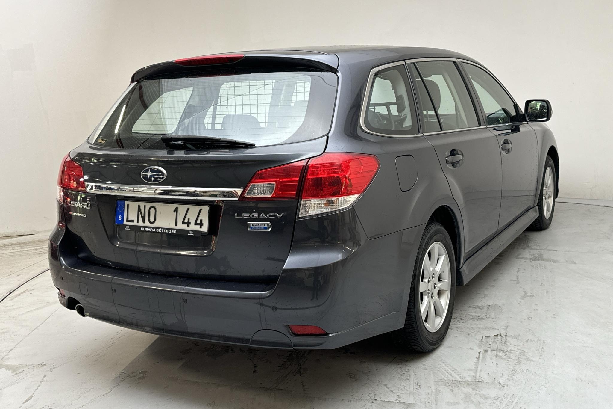 Subaru Legacy 2.0D Station (150hk) - 198 630 km - Manual - Dark Grey - 2010