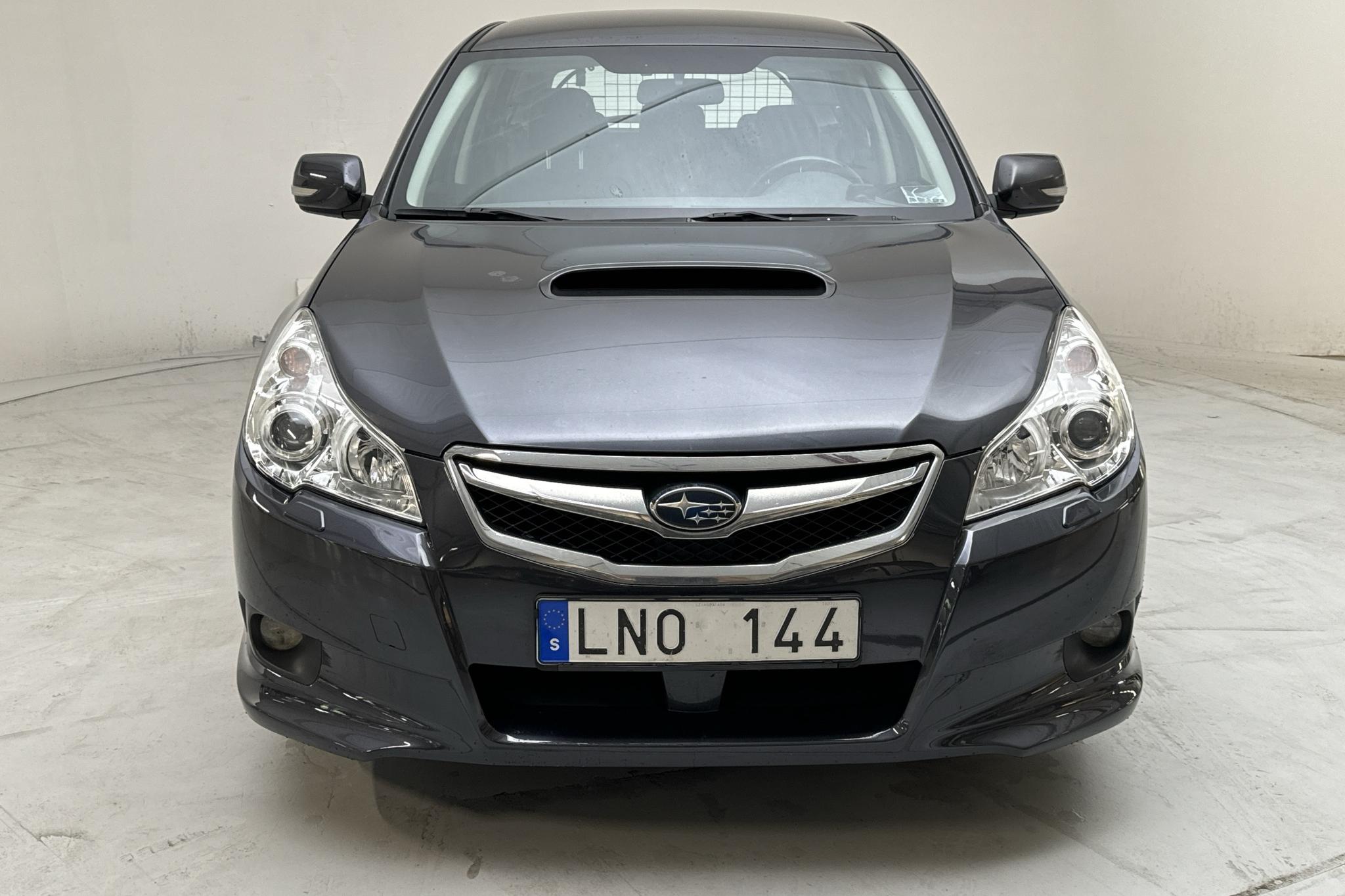 Subaru Legacy 2.0D Station (150hk) - 19 863 mil - Manuell - Dark Grey - 2010