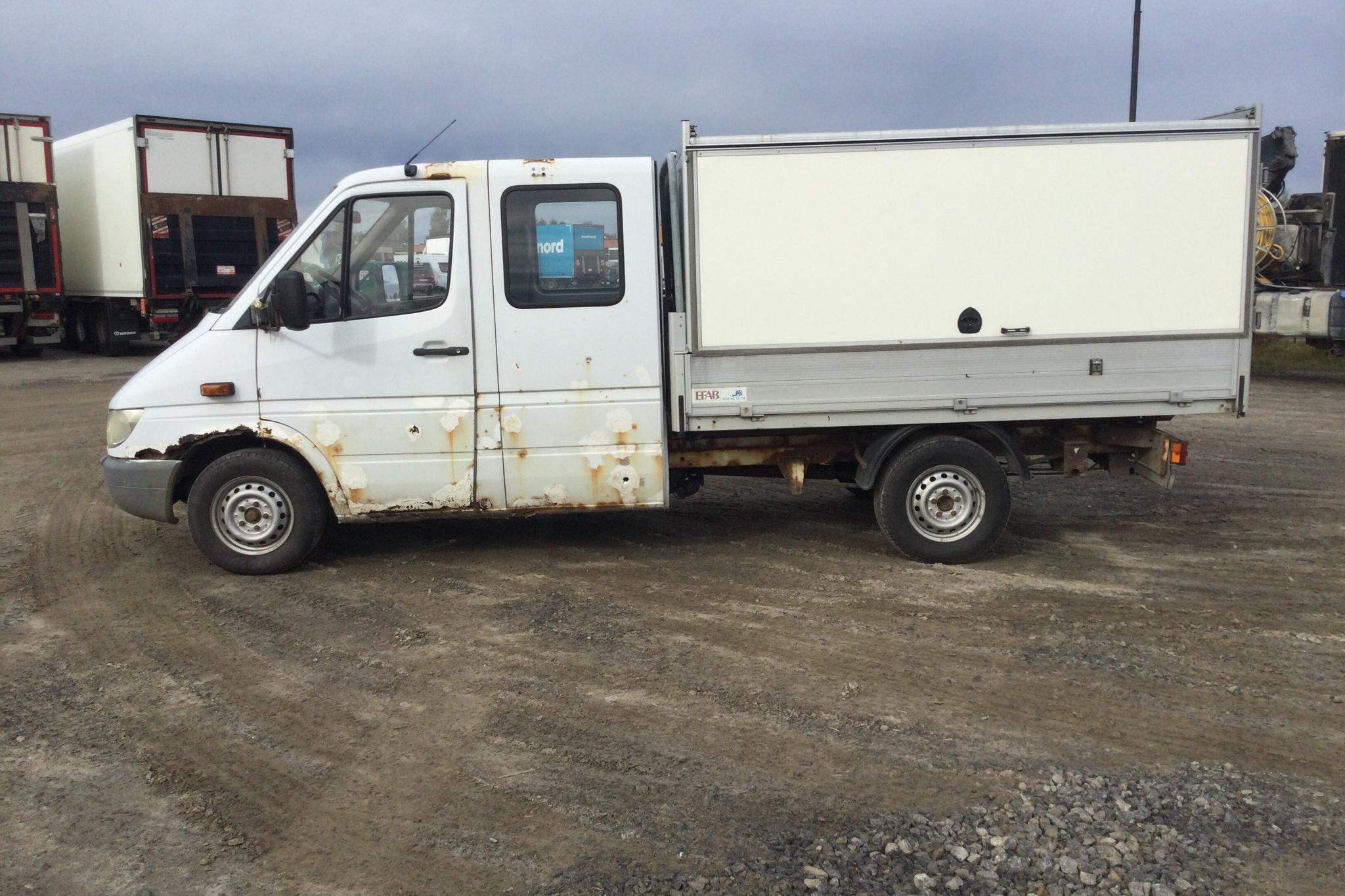 Mercedes Sprinter 211 CDI Pickup/Chassi (109hk) - 188 240 km - Manuaalinen - valkoinen - 2005