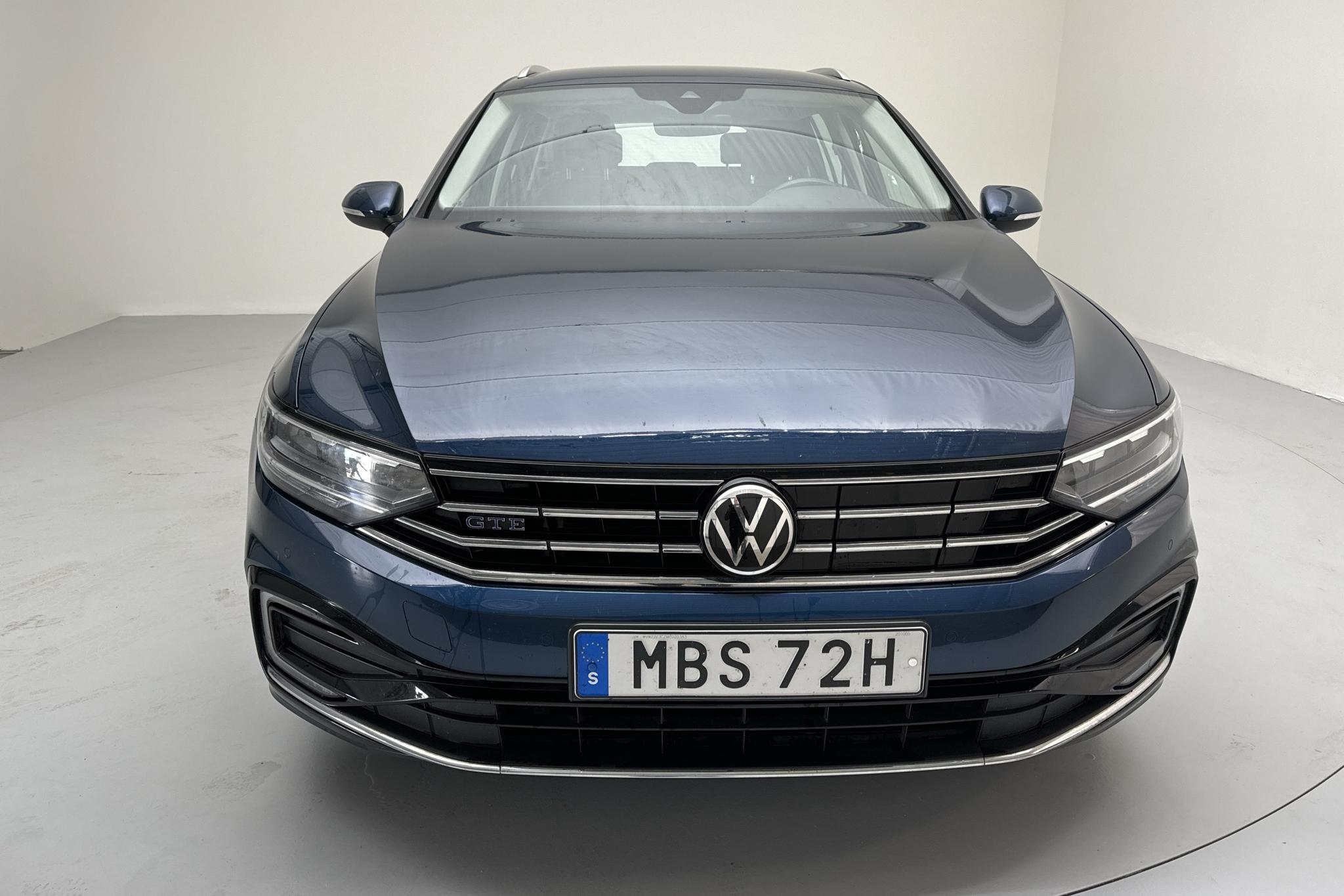 VW Passat 1.4 GTE Sportscombi (218hk) - 124 940 km - Automatyczna - niebieski - 2021