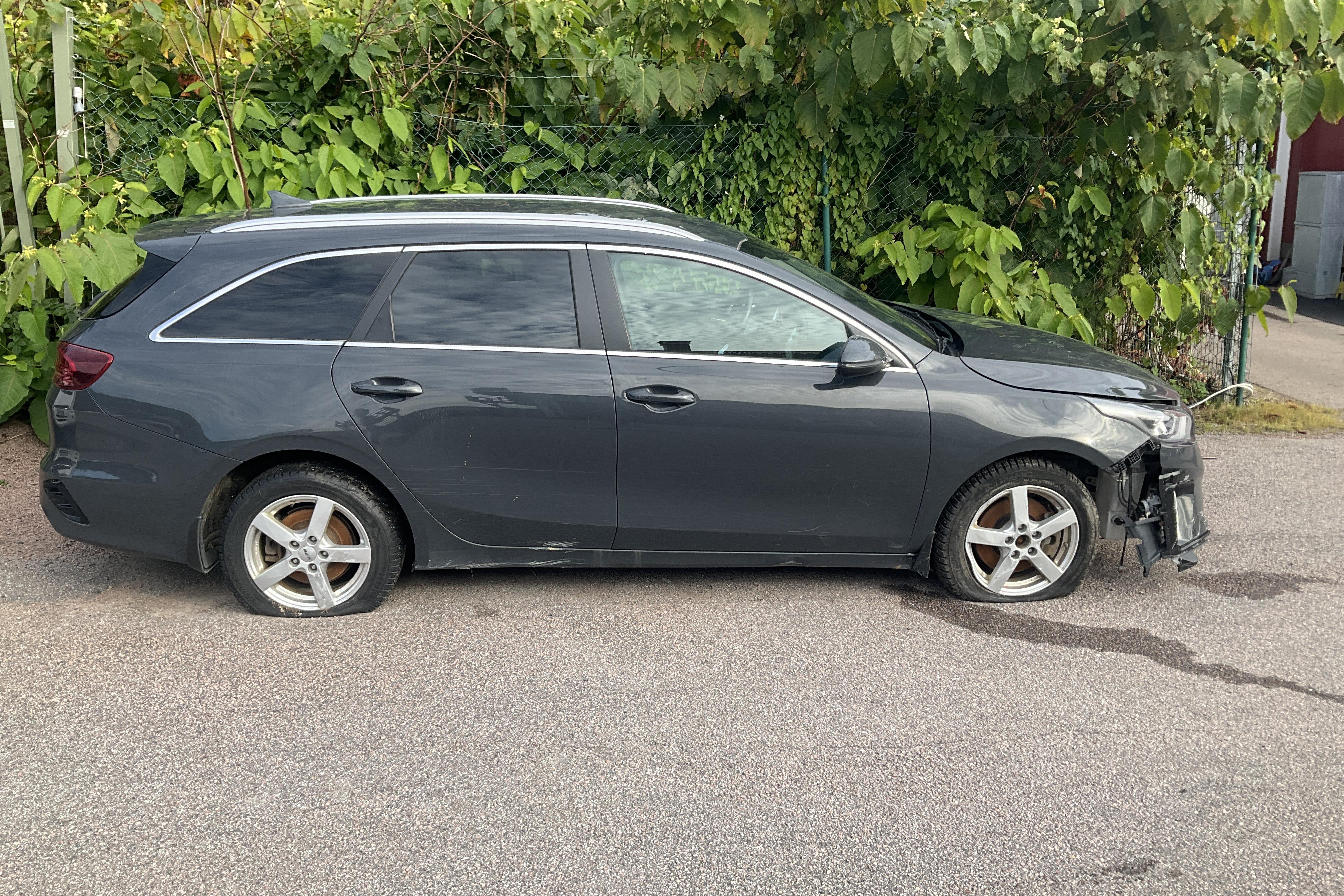 KIA Ceed 1.6 Plug-in Hybrid SW (141hk) - 9 923 mil - Automat - grå - 2021