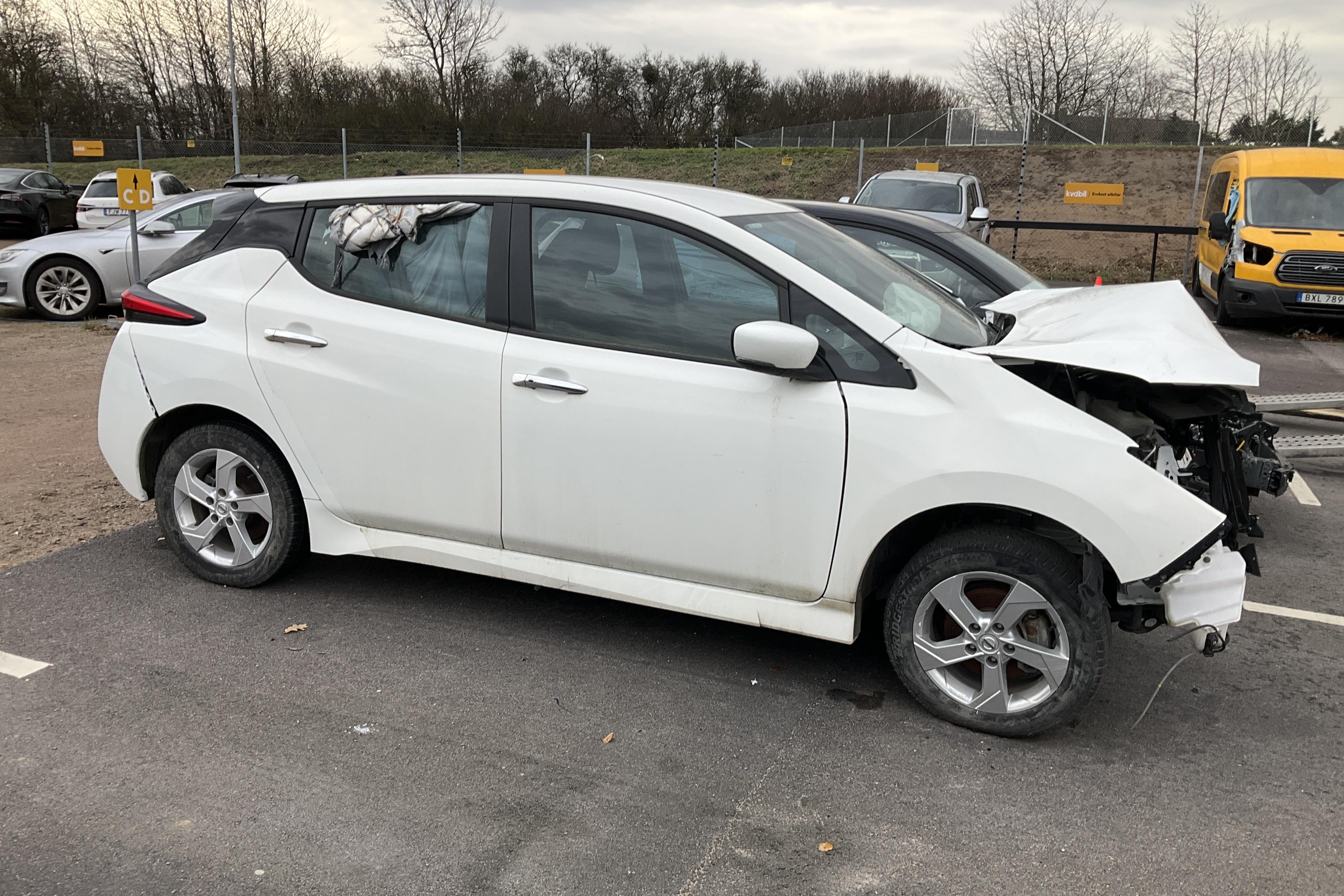 Nissan LEAF 5dr 59 kWh (214hk) - 0 mil - Automat - vit - 2022