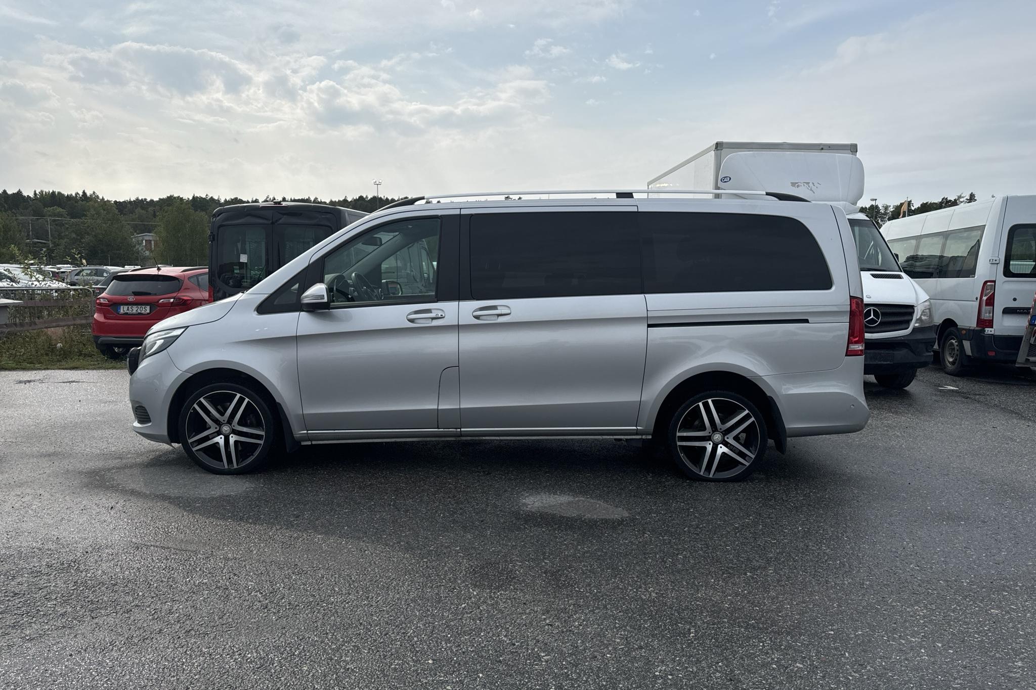 Mercedes V 220 d 4MATIC W447 (163hk) - 132 230 km - Automatyczna - srebro - 2018