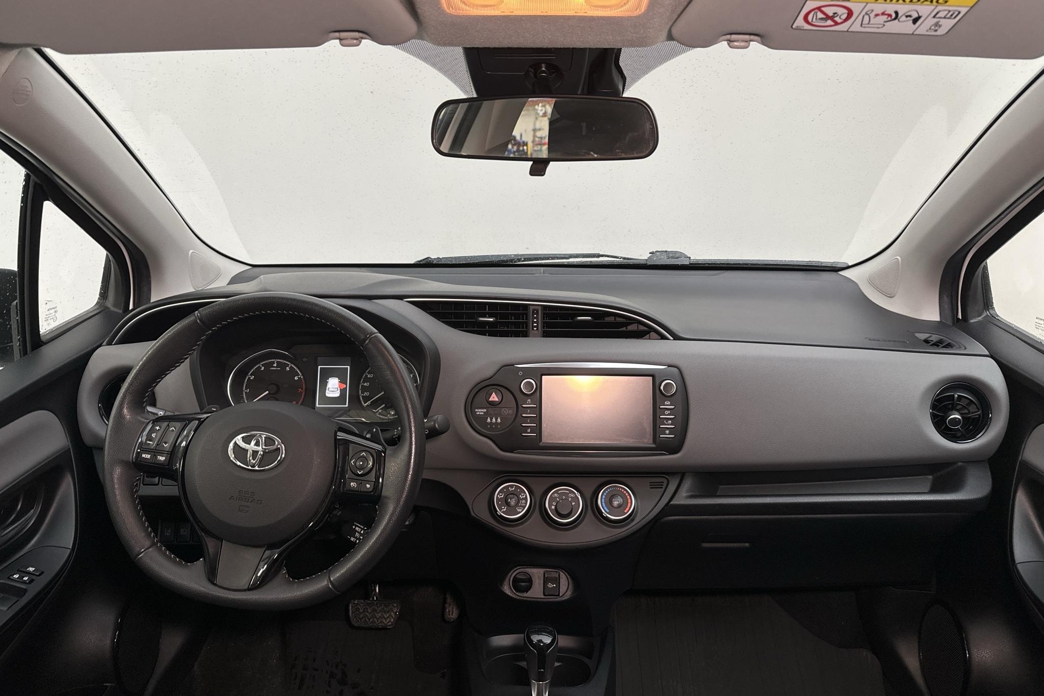 Toyota Yaris 1.5 5dr (111hk) - 43 480 km - Automatyczna - biały - 2017