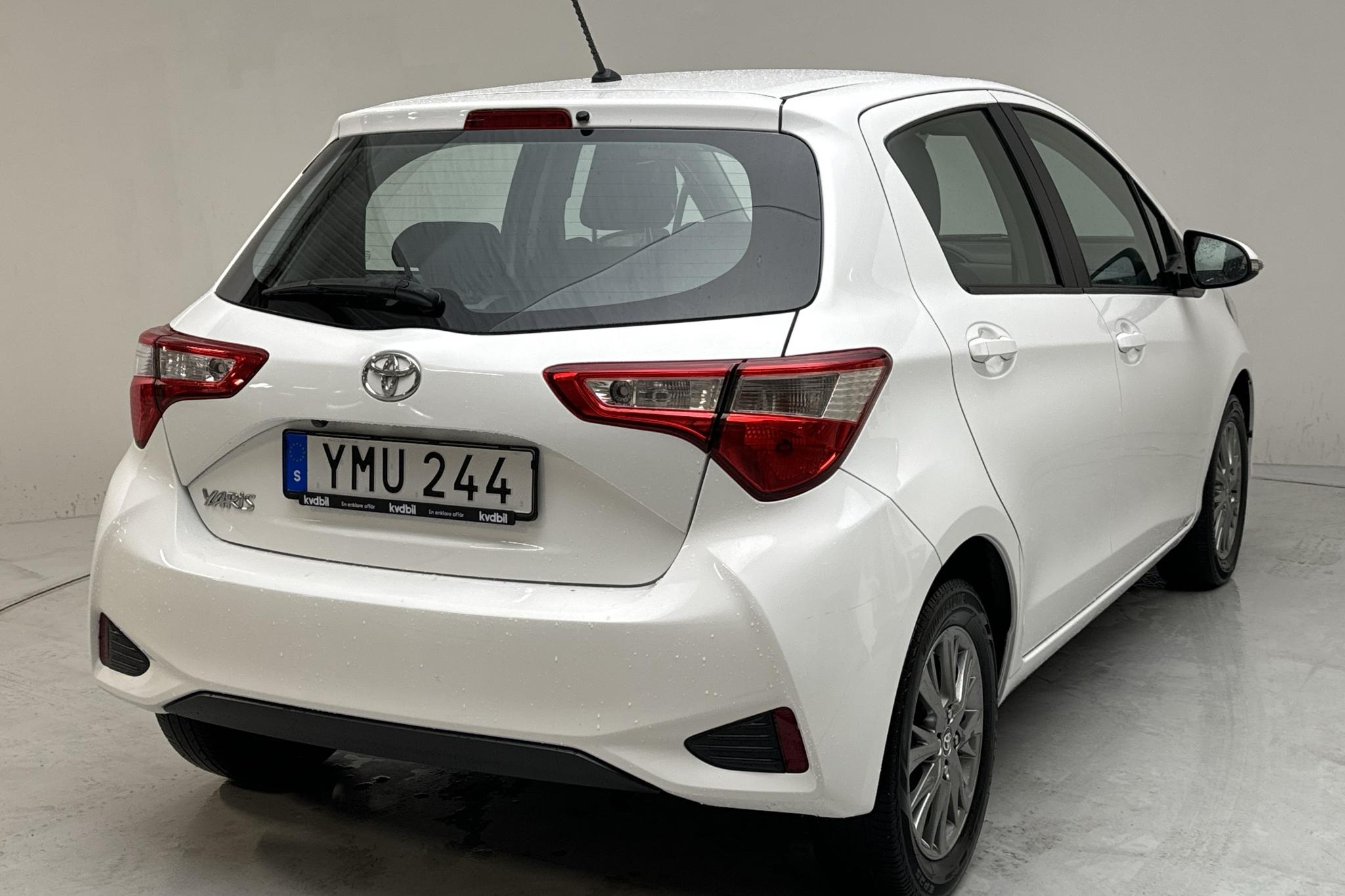 Toyota Yaris 1.5 5dr (111hk) - 43 480 km - Automatyczna - biały - 2017