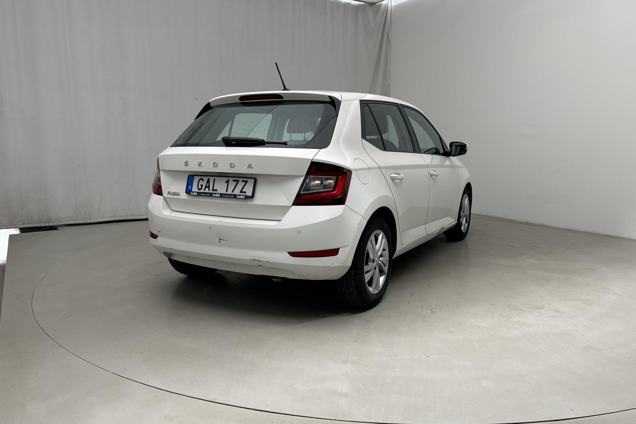 Skoda Fabia 1.0 TSI 5dr (95hk) - 133 700 km - Automatyczna - biały - 2021