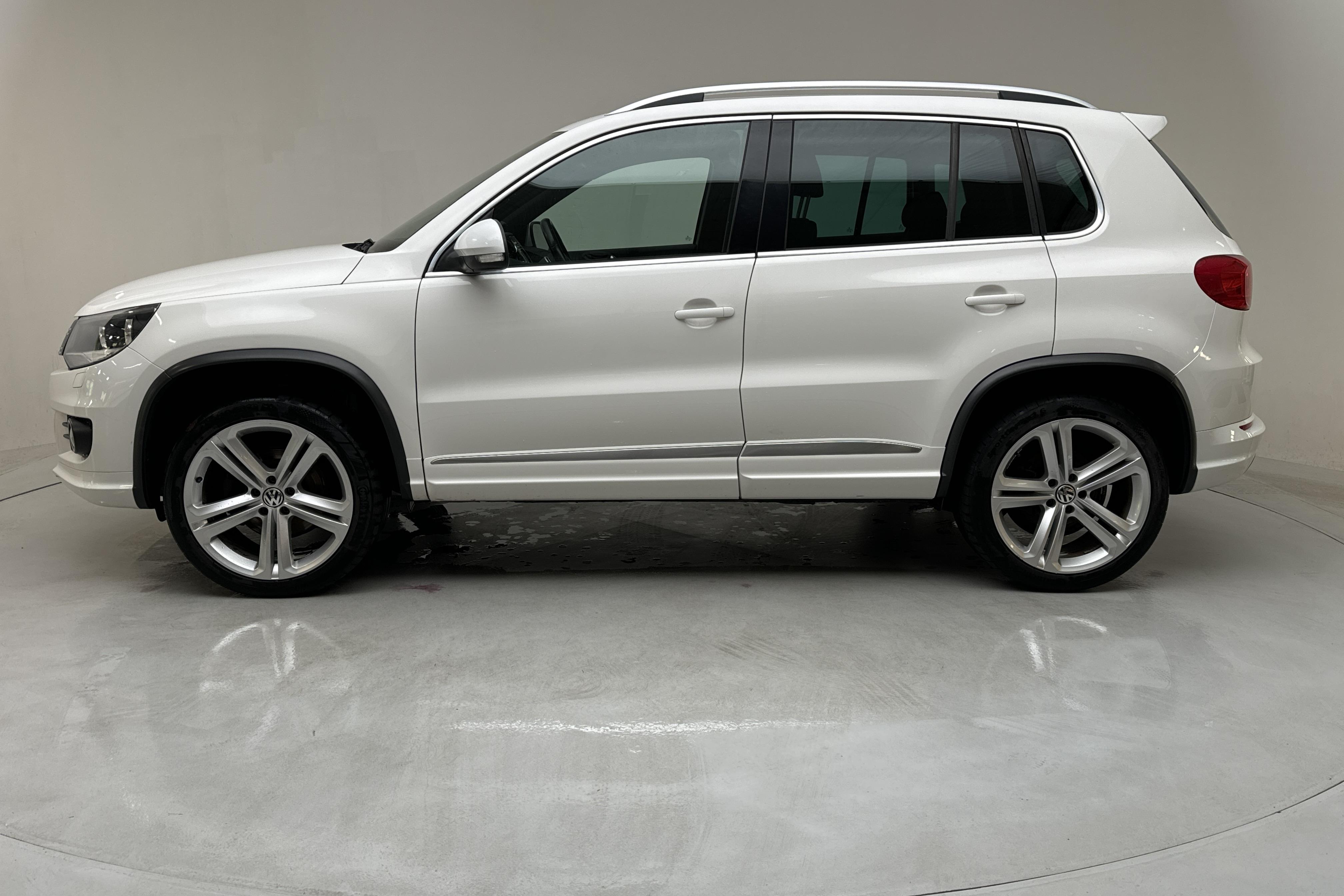 VW Tiguan 1.4 TSI 4MOTION (160hk) - 139 140 km - Käsitsi - valge - 2014