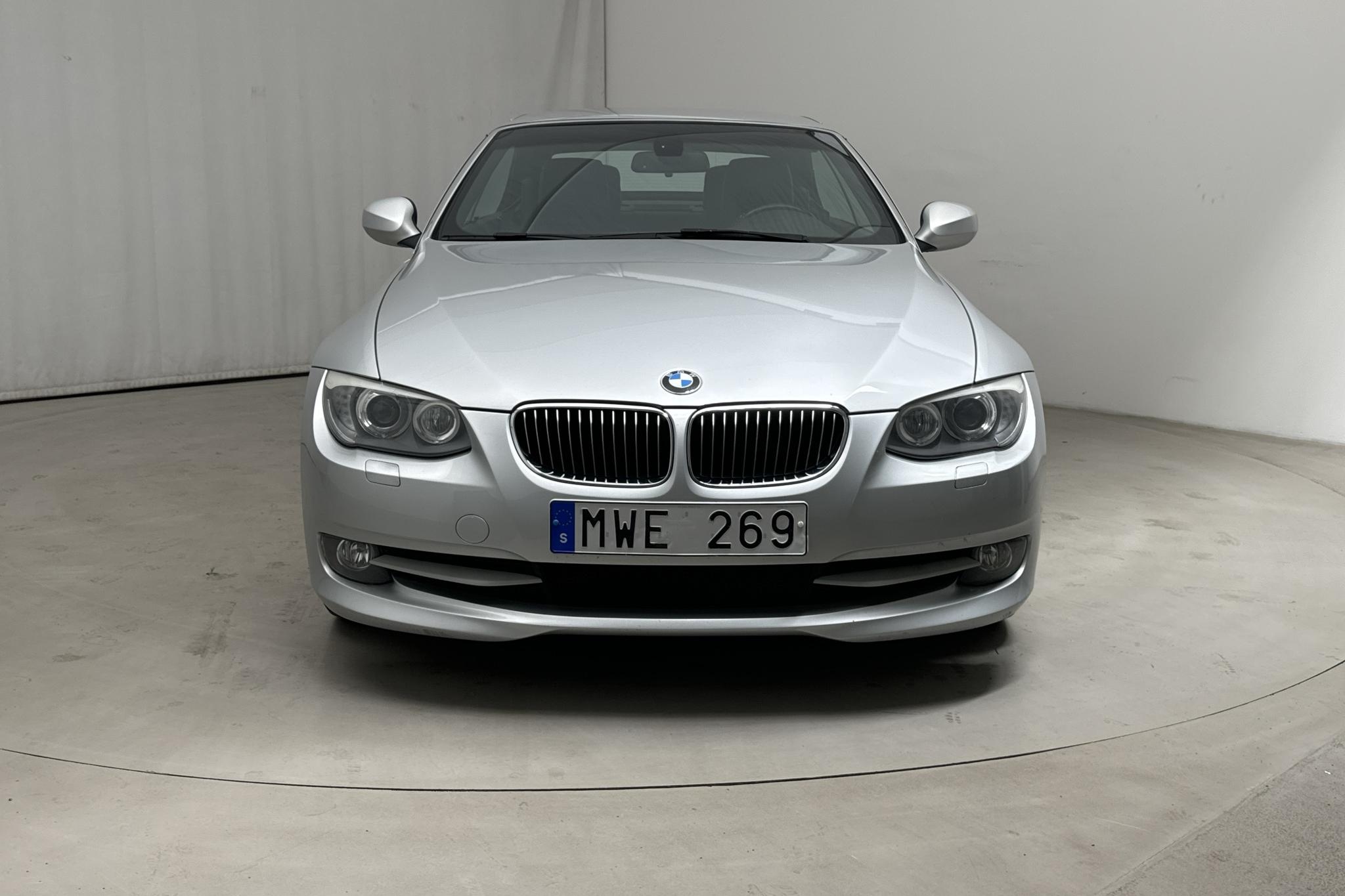 BMW 325i Cabriolet, E93 (218hk) - 88 740 km - Manualna - Light Grey - 2012