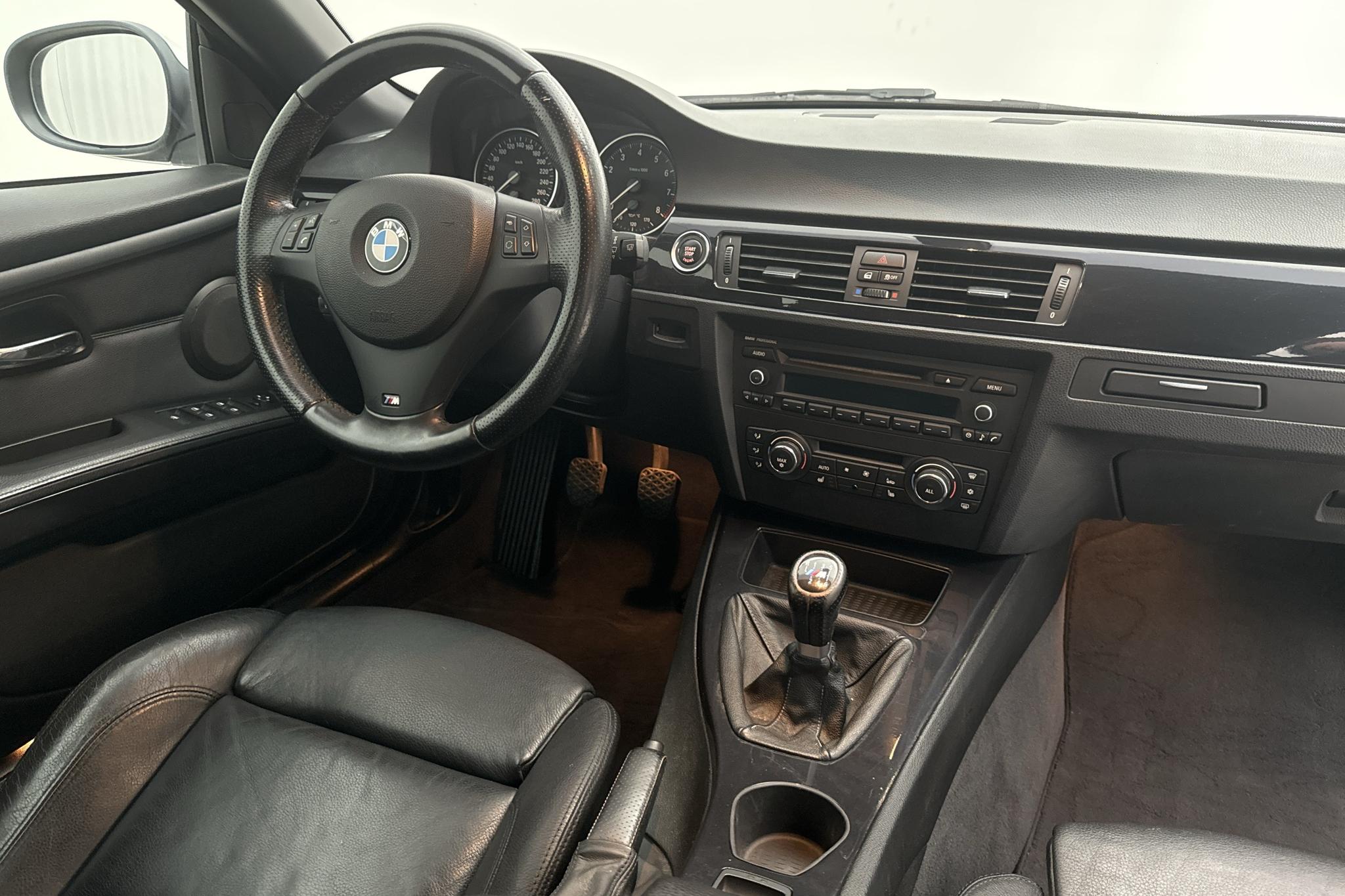 BMW 325i Cabriolet, E93 (218hk) - 88 740 km - Manuaalinen - Light Grey - 2012