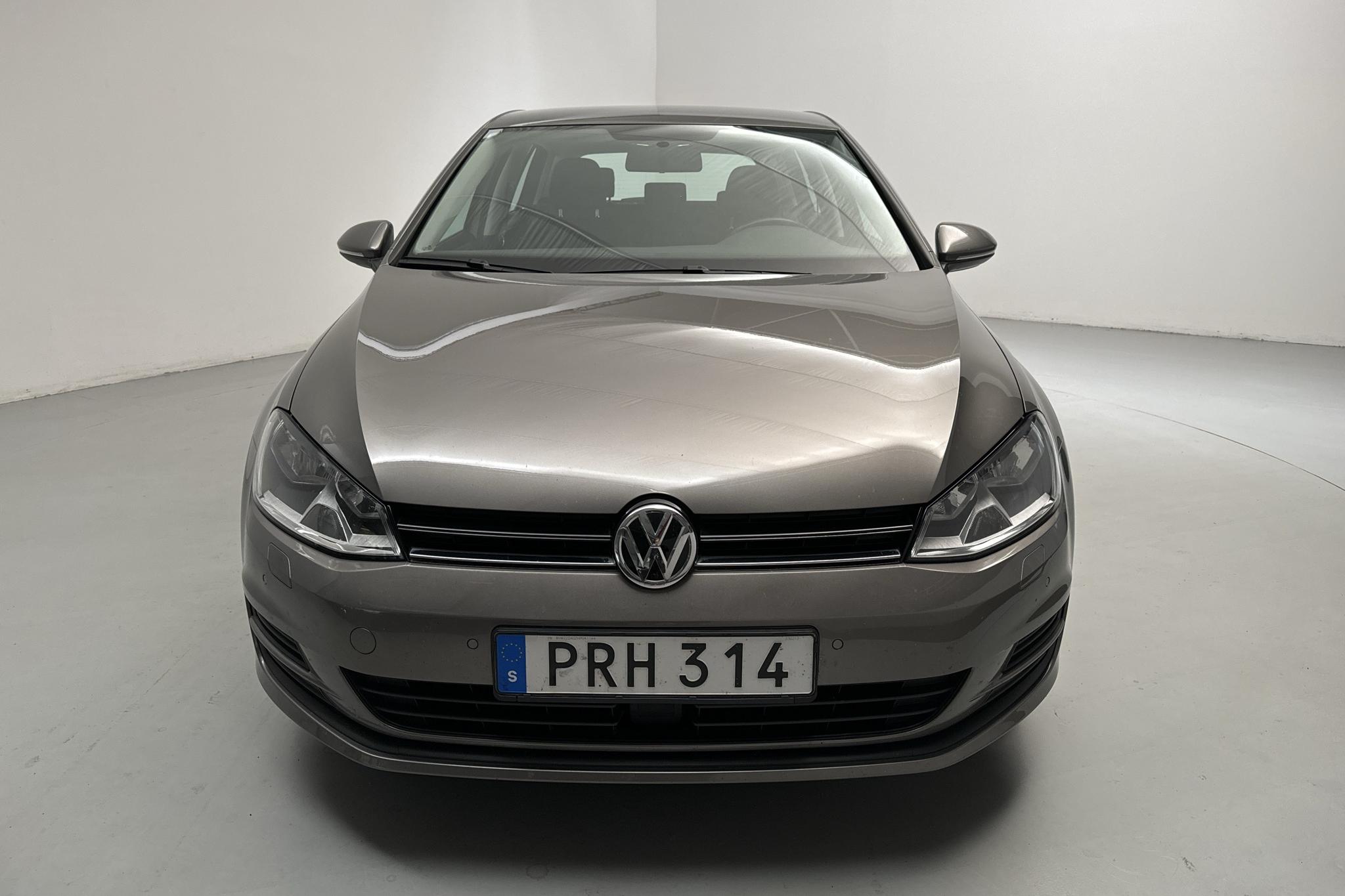 VW Golf VII 1.2 TSI 5dr (110hk) - 4 006 mil - Manuell - grå - 2017