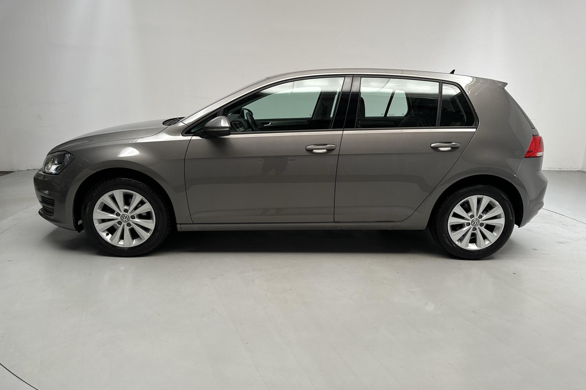 VW Golf VII 1.2 TSI 5dr (110hk) - 40 060 km - Manualna - szary - 2017