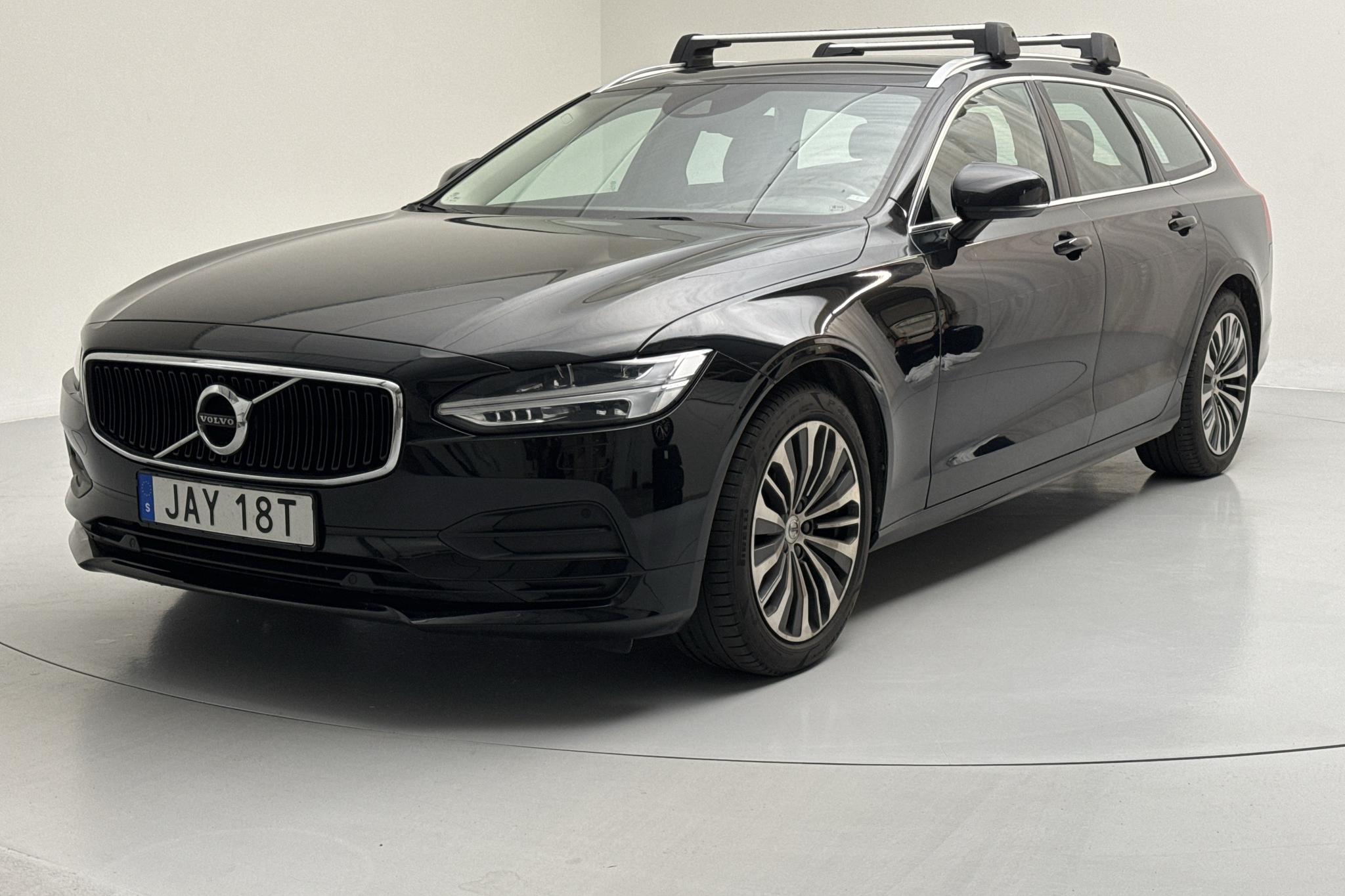 Volvo V90 D3 (150hk) - 14 061 mil - Manuell - svart - 2020