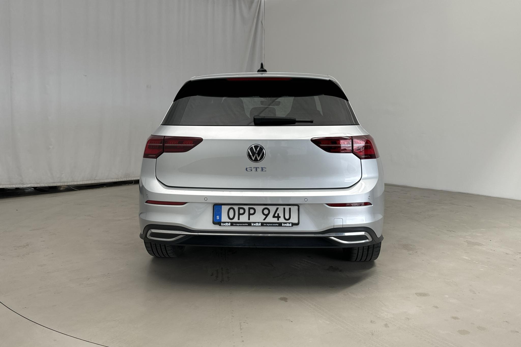 VW Golf VIII 1.4 eHybrid 5dr (204hk) - 44 750 km - Automaatne - hõbe - 2021