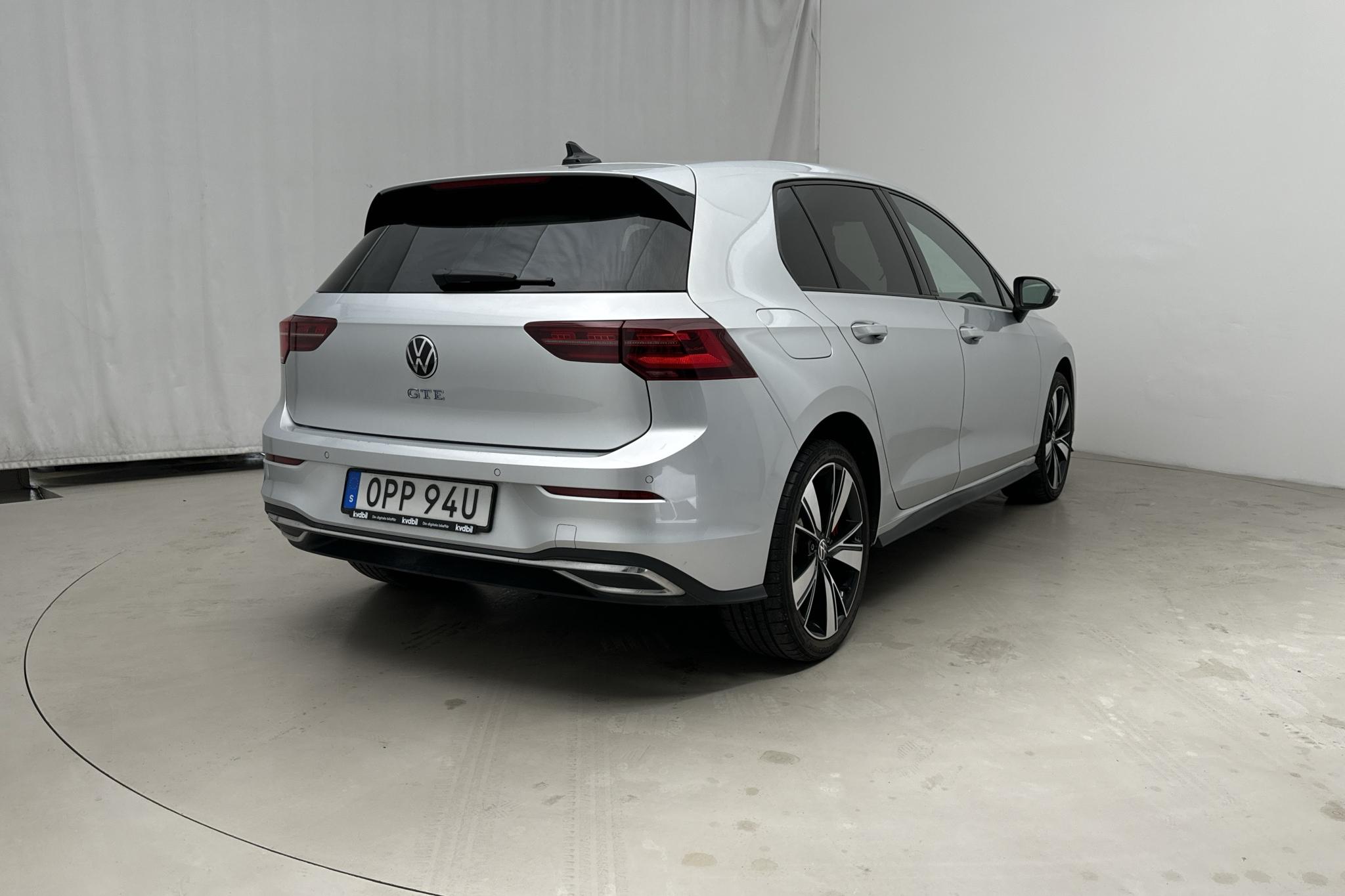 VW Golf VIII 1.4 eHybrid 5dr (204hk) - 44 750 km - Automaatne - hõbe - 2021