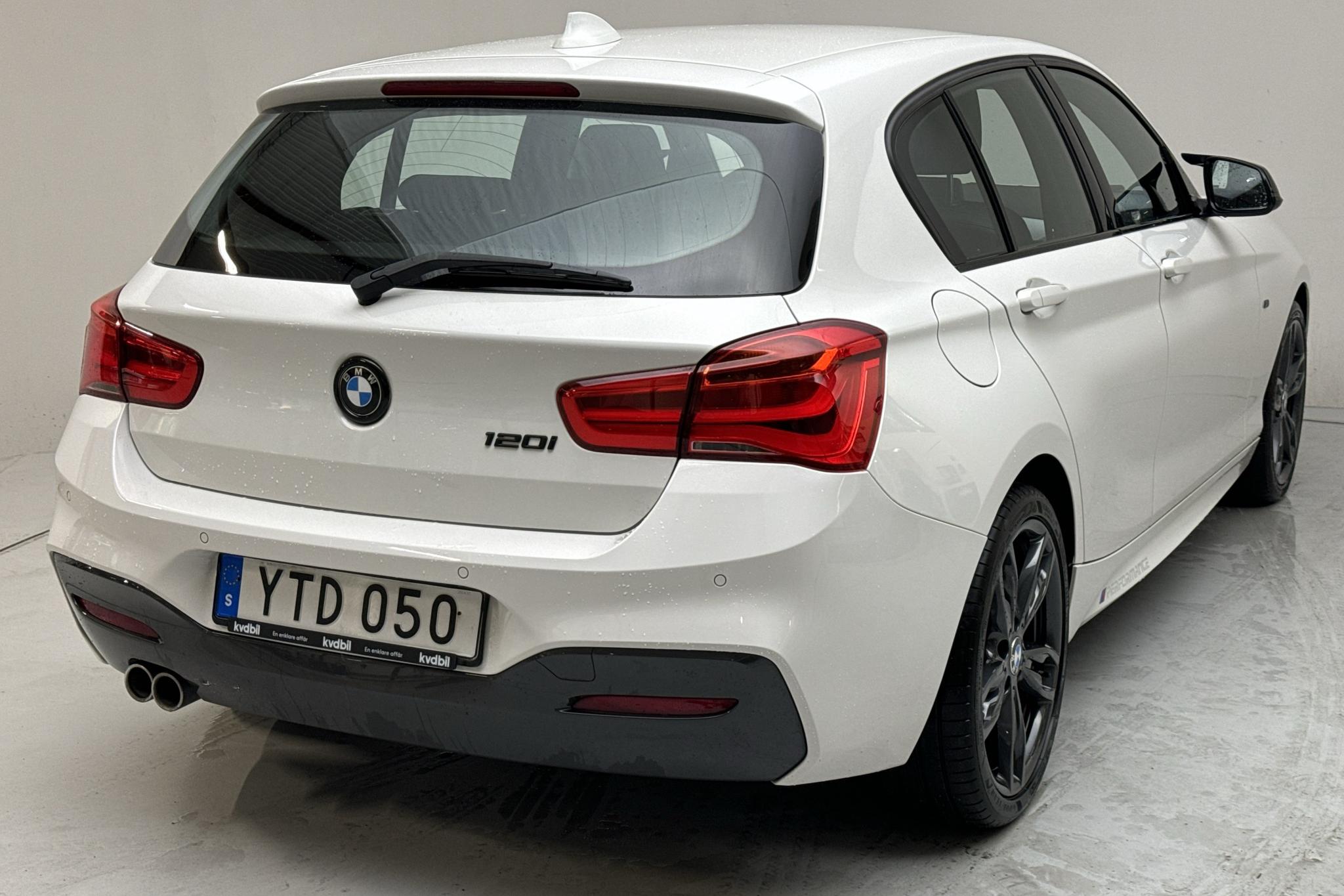 BMW 120i 5dr, F20 (184hk) - 58 360 km - Automatyczna - biały - 2019