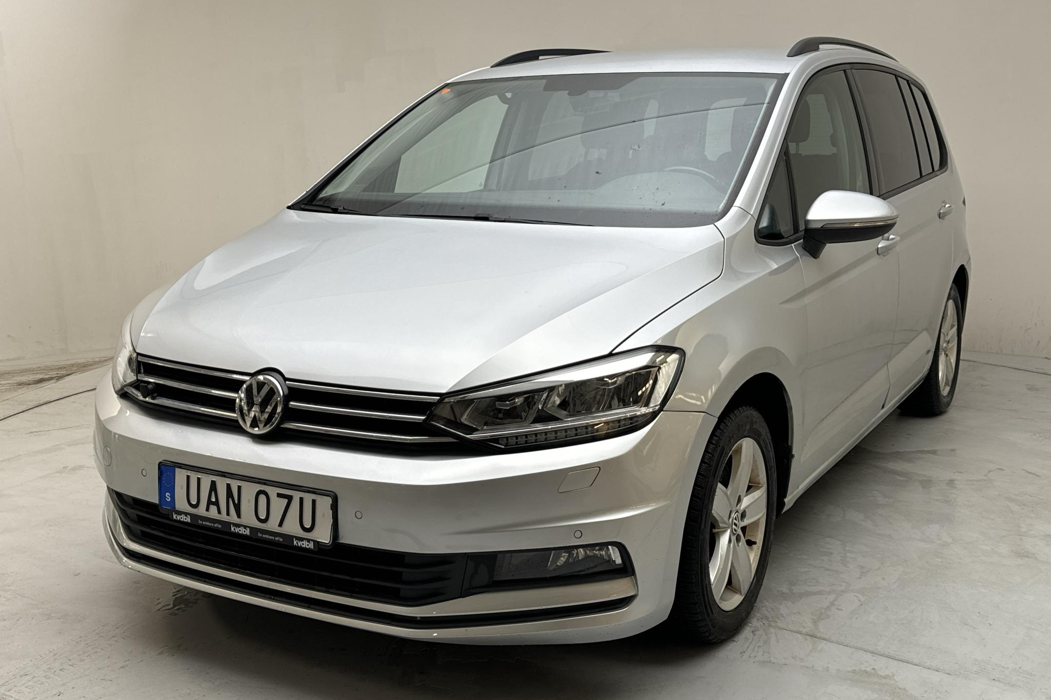 VW Touran 1.5 TSI (150hk) - 46 840 km - Automatyczna - srebro - 2019