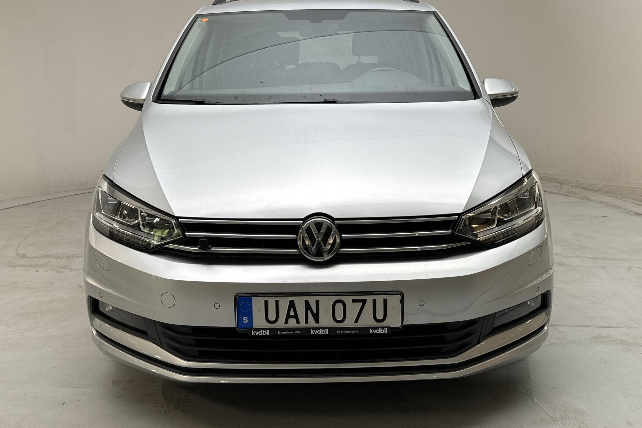 VW Touran 1.5 TSI (150hk) - 46 840 km - Automaatne - hõbe - 2019