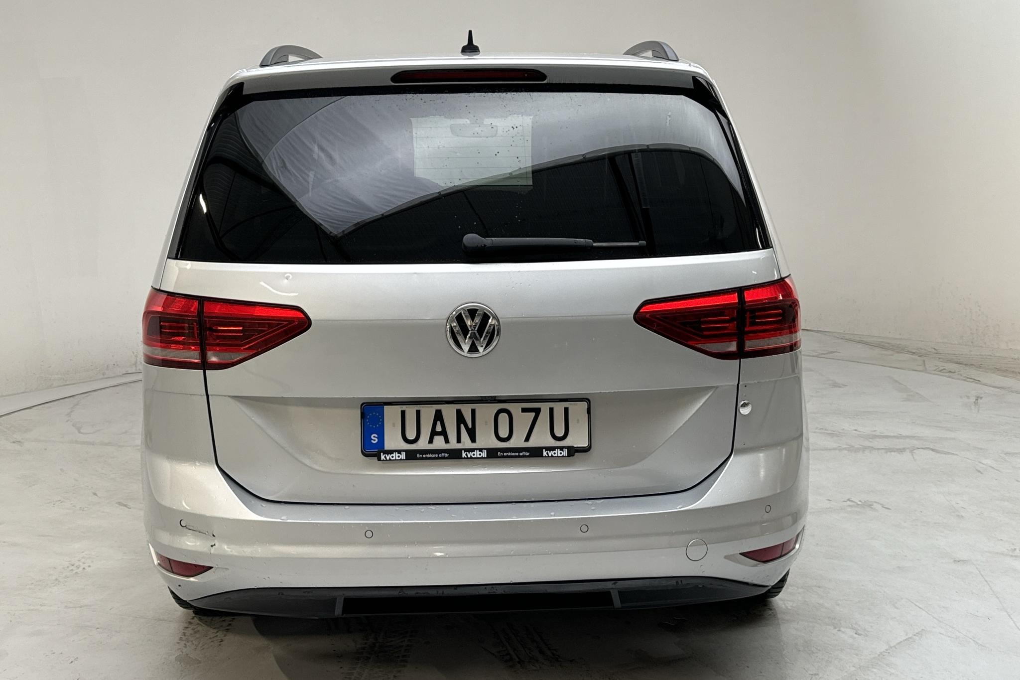 VW Touran 1.5 TSI (150hk) - 46 840 km - Automaatne - hõbe - 2019