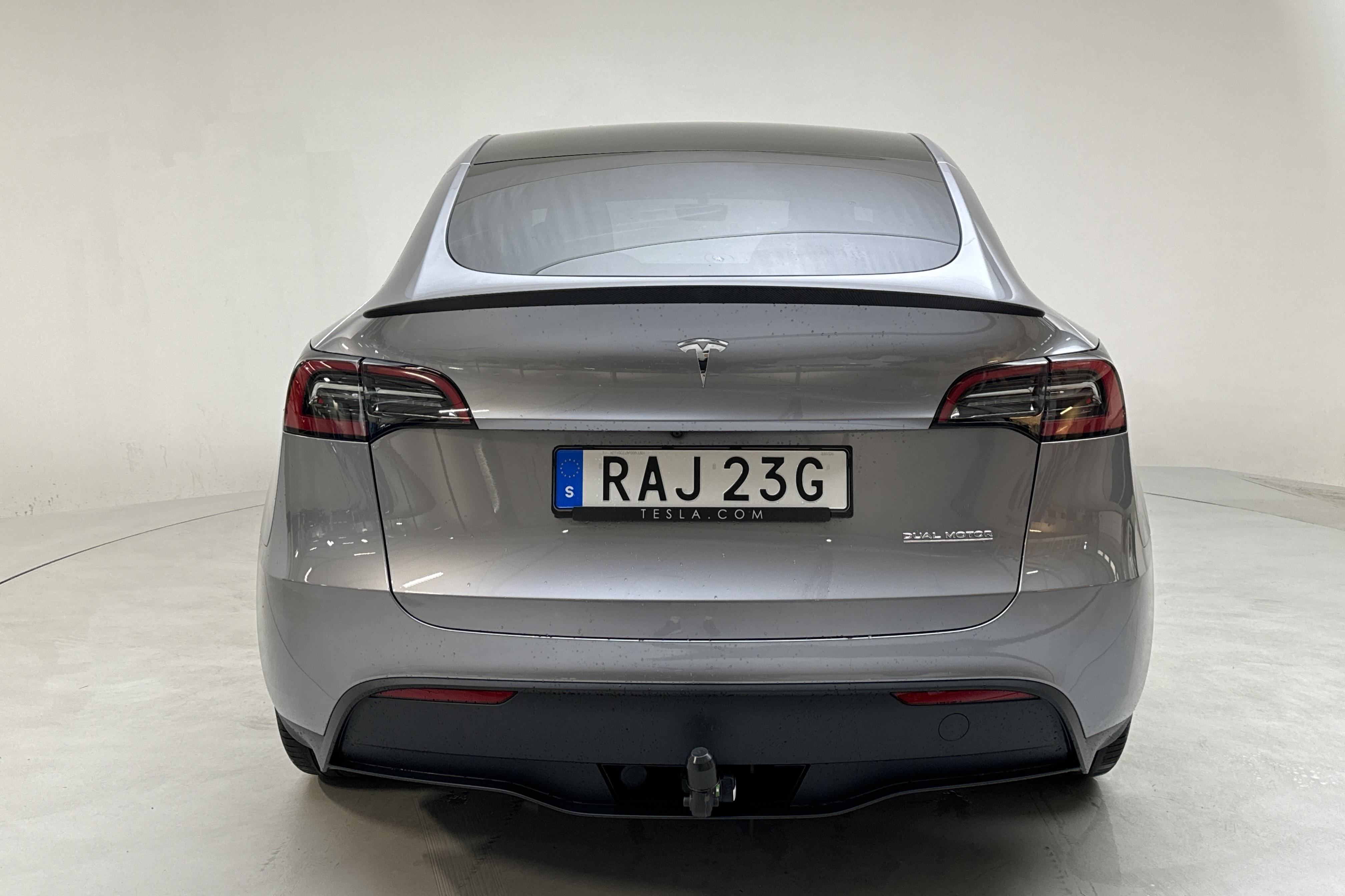 Tesla Model Y Performance Dual Motor AWD - 3 178 mil - Automat - grå - 2023