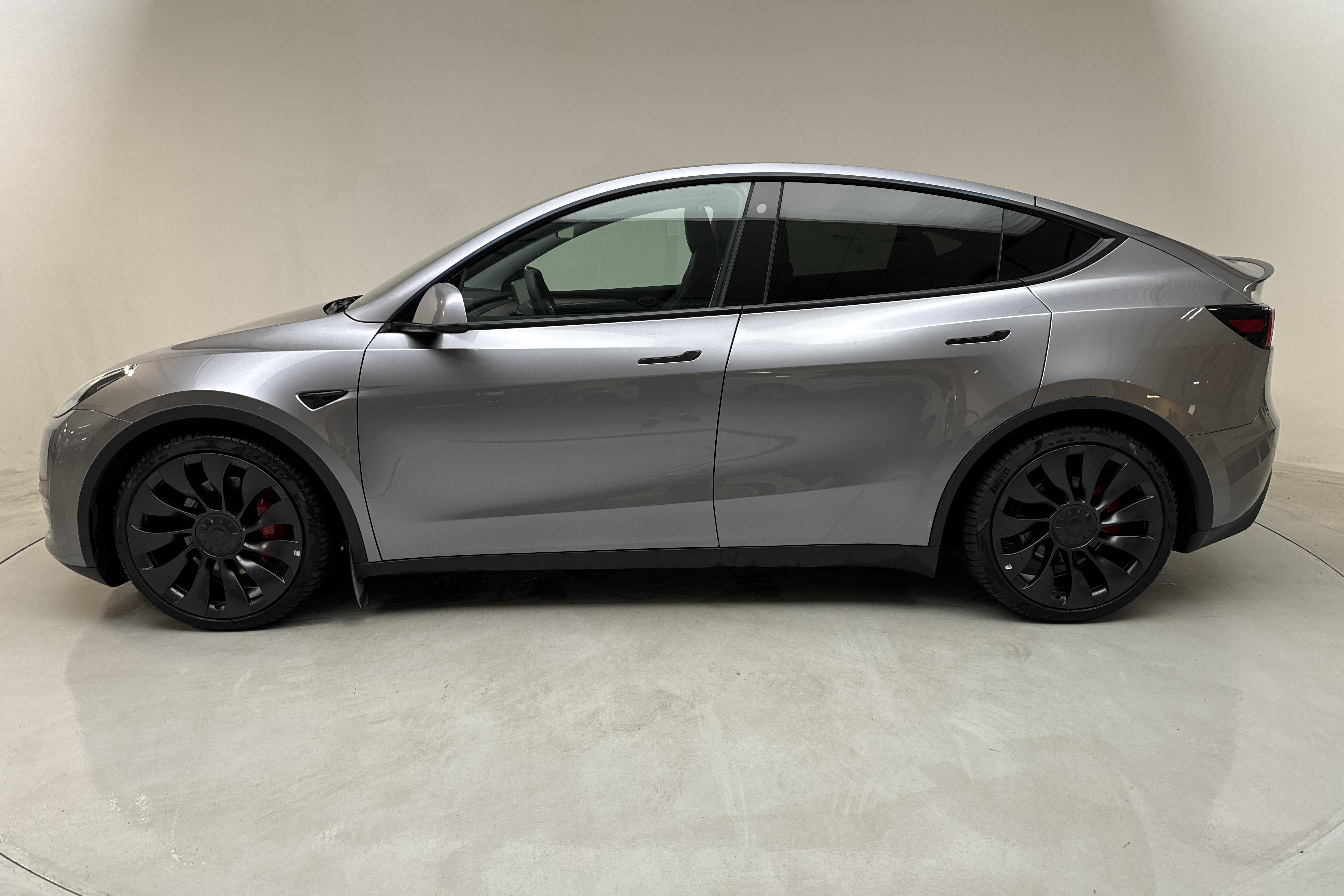 Tesla Model Y Performance Dual Motor AWD - 31 780 km - Automatyczna - szary - 2023