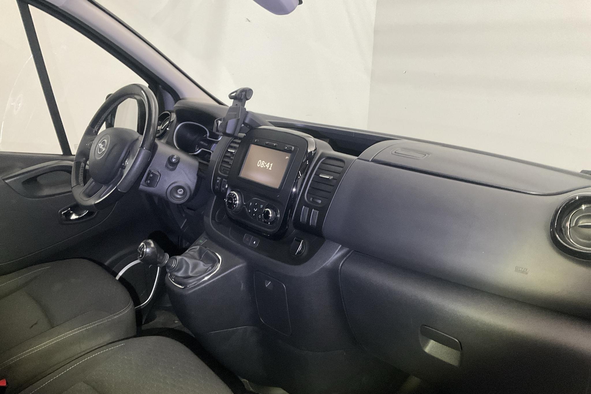 Opel Vivaro 1.6 BITURBO (125hk) - 93 960 km - Manuaalinen - musta - 2018