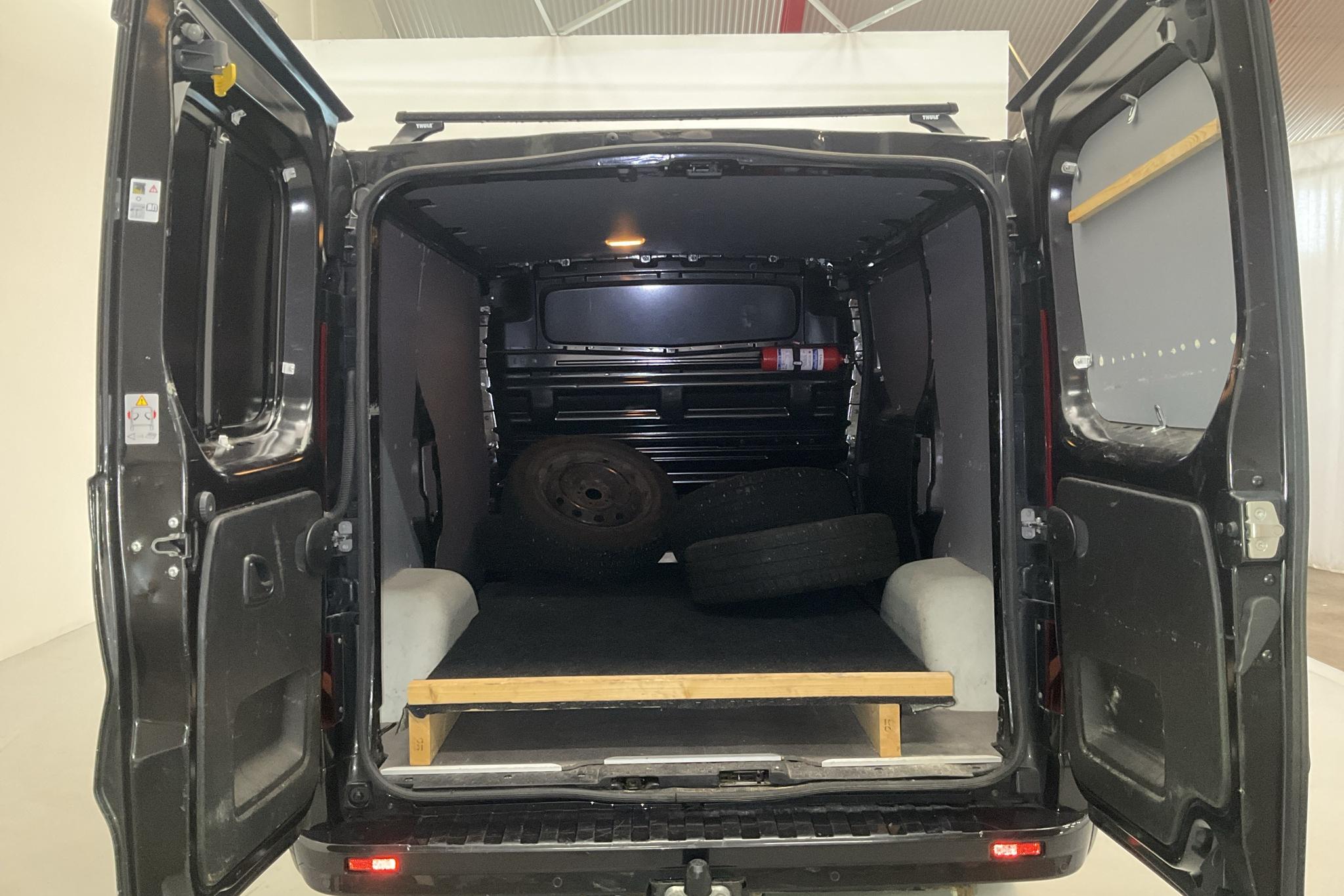 Opel Vivaro 1.6 BITURBO (125hk) - 93 960 km - Manuaalinen - musta - 2018