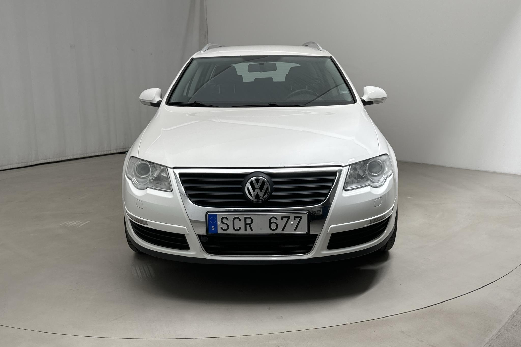 VW Passat 1.4 TSI EcoFuel Variant (150hk) - 162 180 km - Manual - white - 2010