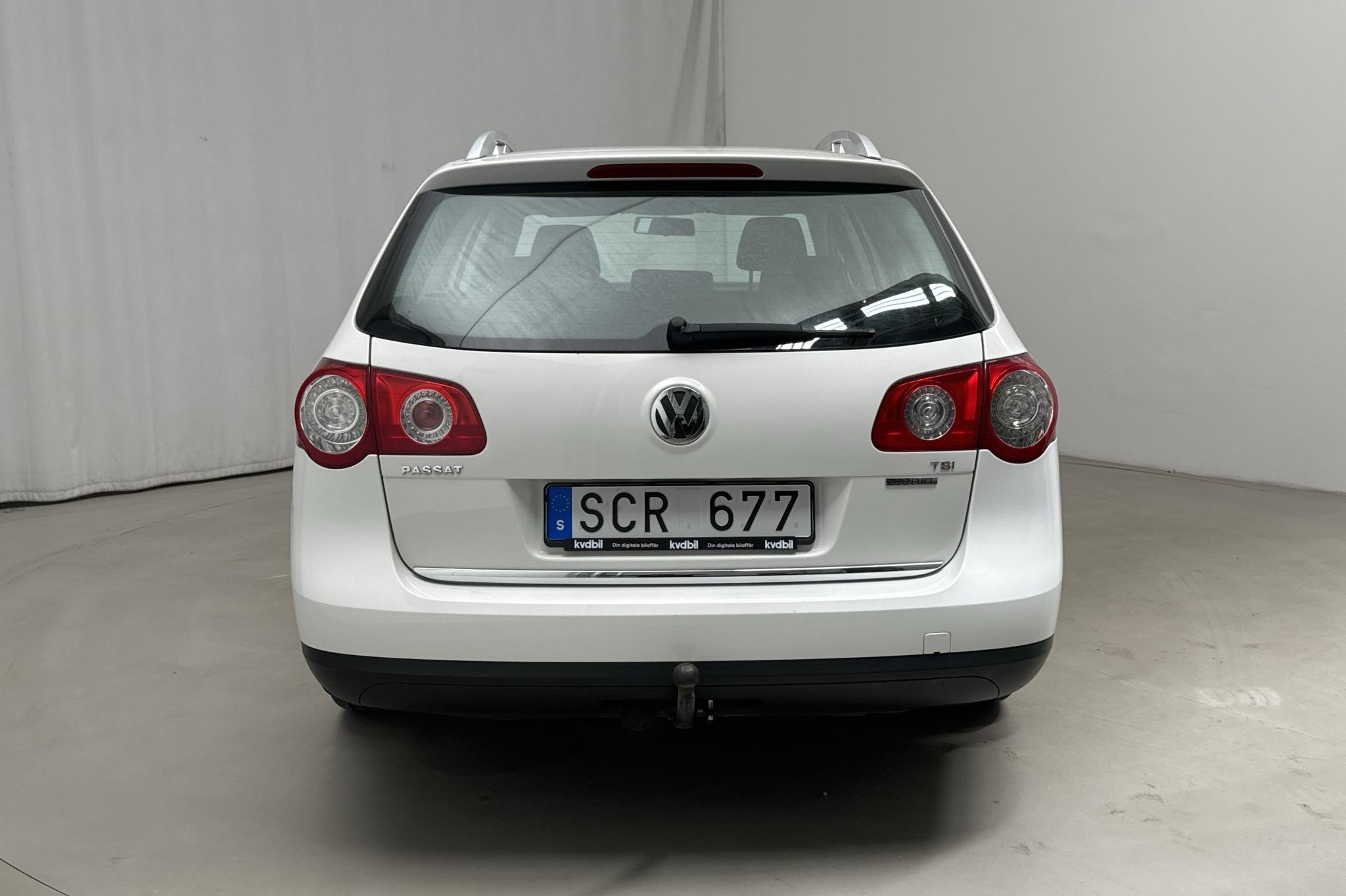 VW Passat 1.4 TSI EcoFuel Variant (150hk) - 162 180 km - Manual - white - 2010