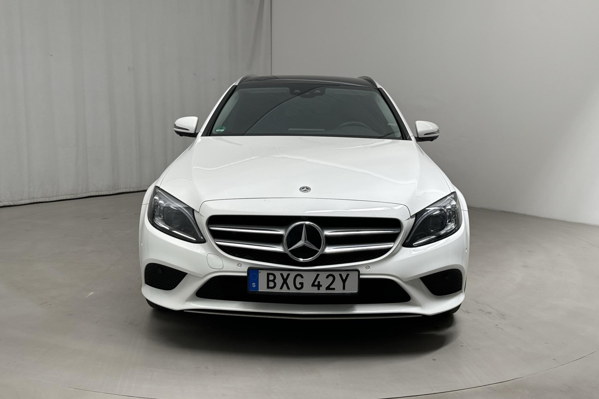 Mercedes C 300 e Kombi S205 (320hk) - 68 380 km - Automaatne - valge - 2021