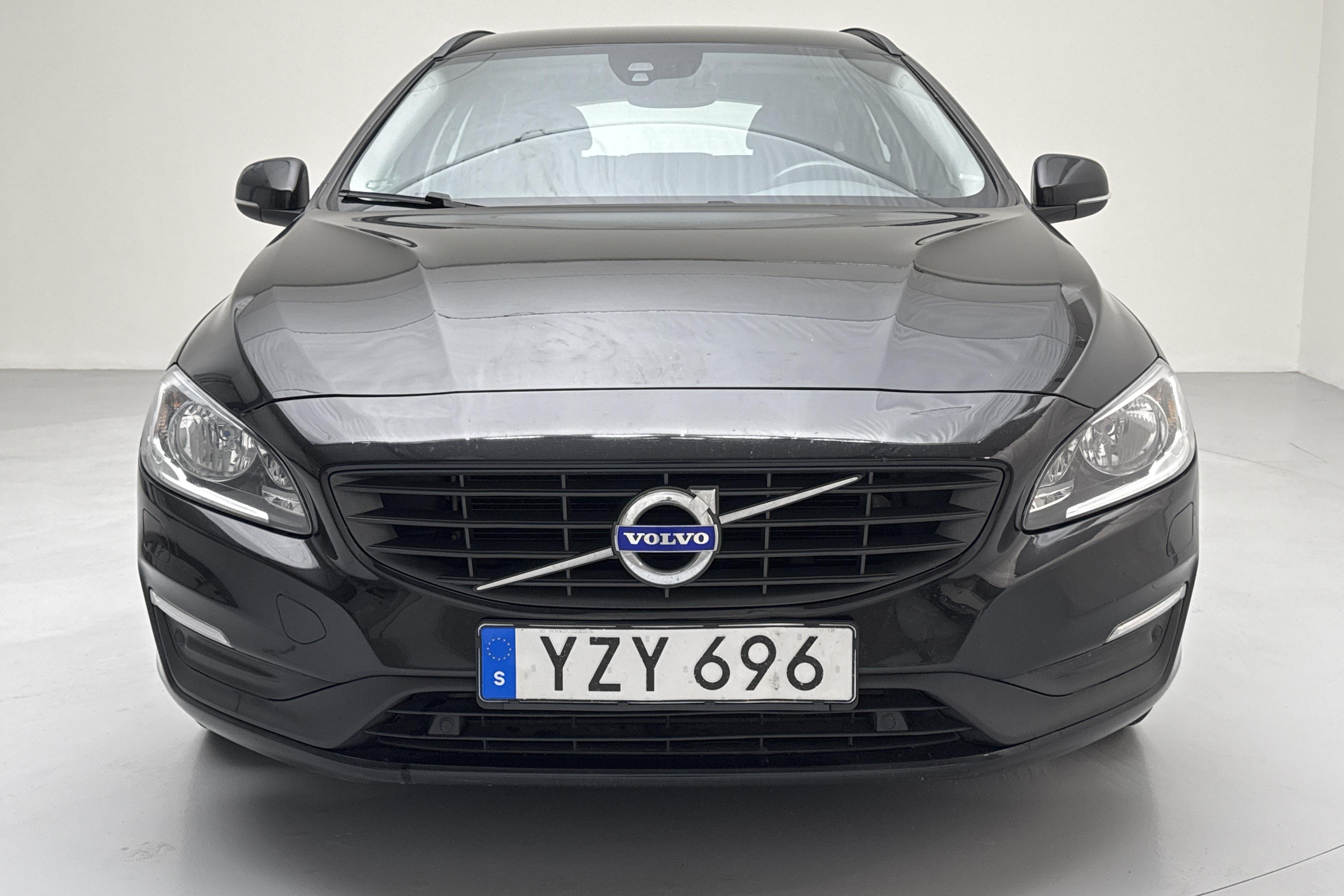 Volvo V60 T3 (152hk) - 194 330 km - Käsitsi - must - 2018