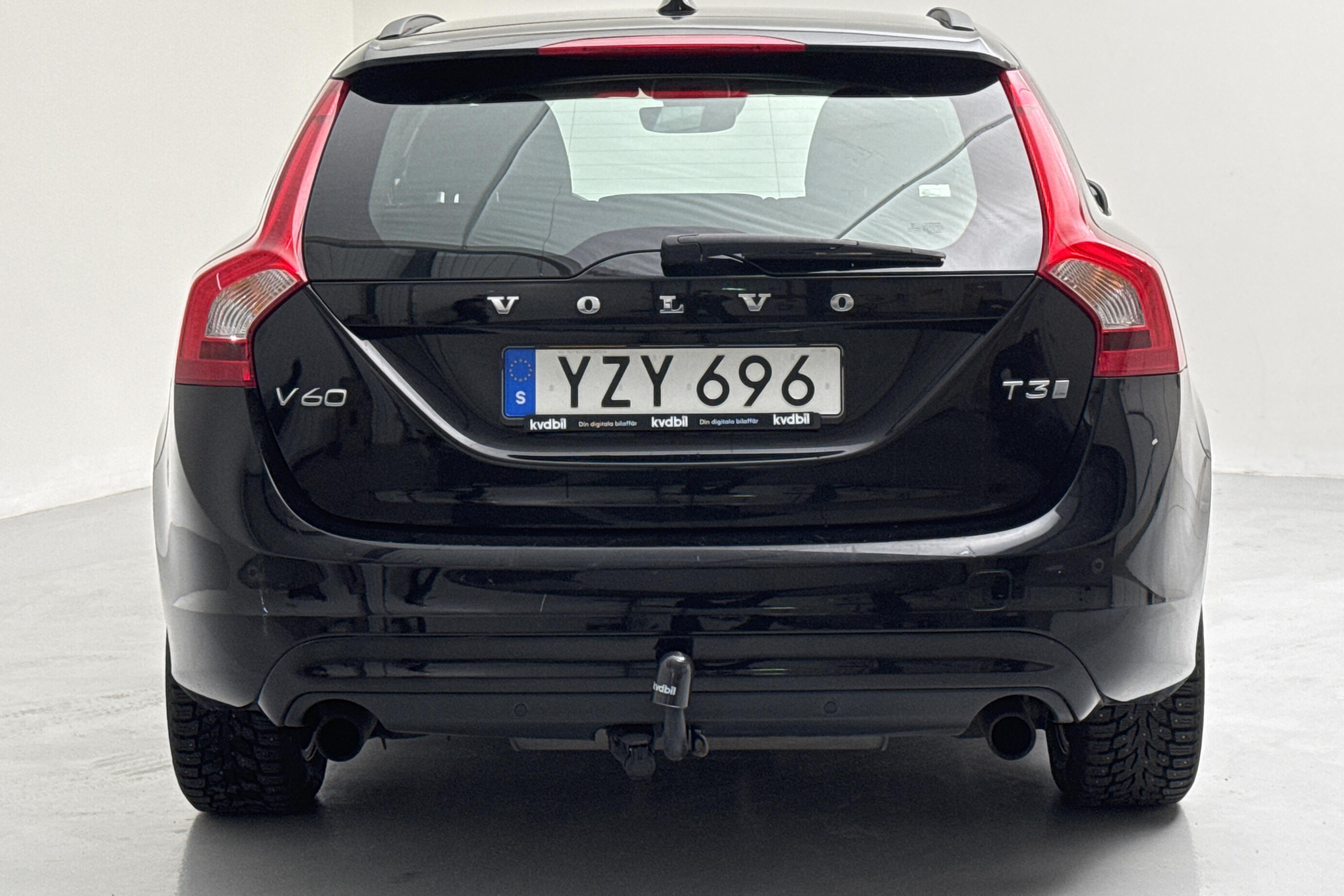 Volvo V60 T3 (152hk) - 19 433 mil - Manuell - svart - 2018