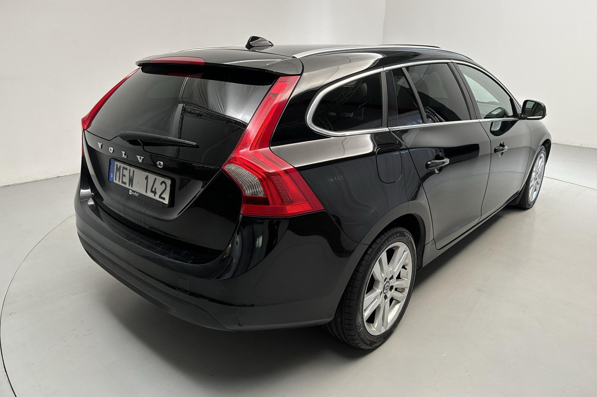 Volvo V60 D3 (163hk) - 170 160 km - Automatyczna - czarny - 2012