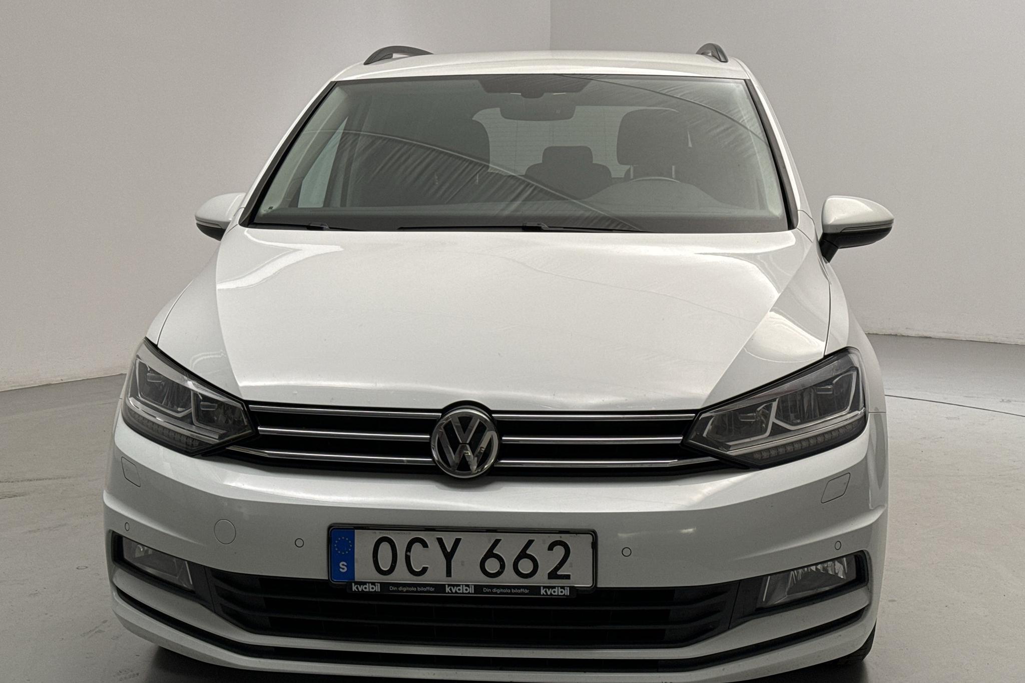 VW Touran 1.4 TSI (150hk) - 16 179 mil - Manuell - vit - 2017